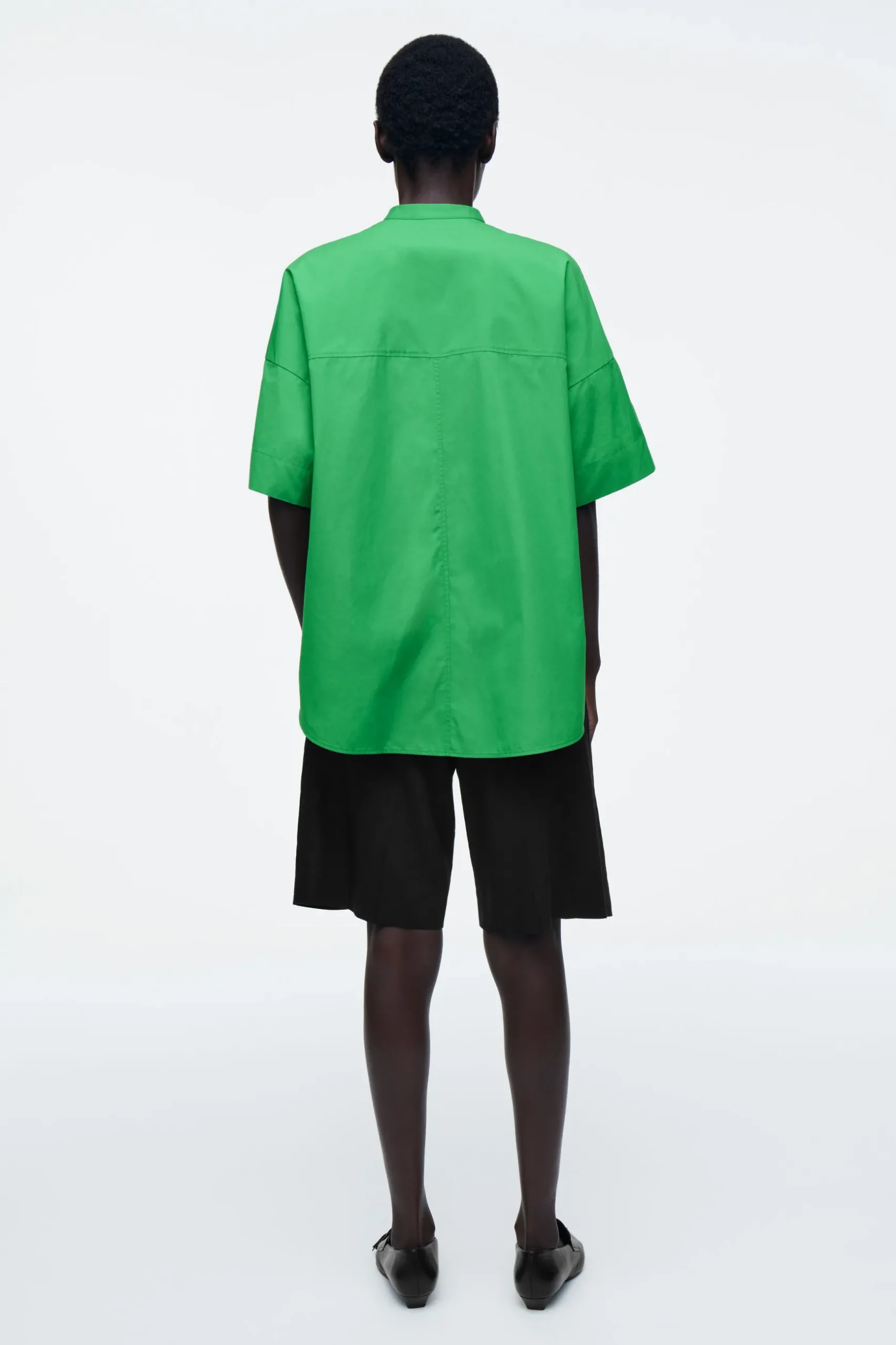 Outlet COS BAWEŁNIANA KOSZULA OVERSIZE