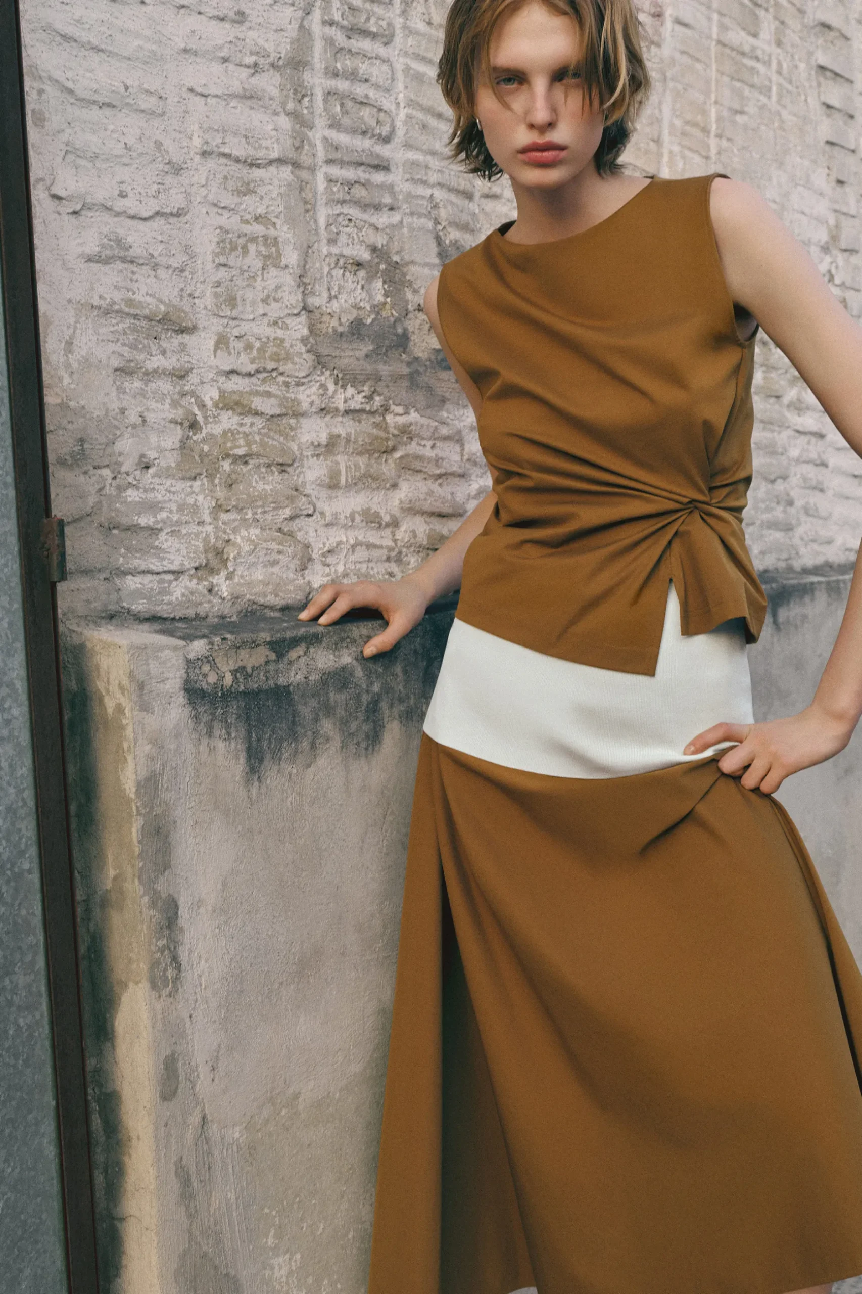 Fashion COS BLUZKA BEZ RĘKAWÓW Z MARSZCZENIAMI