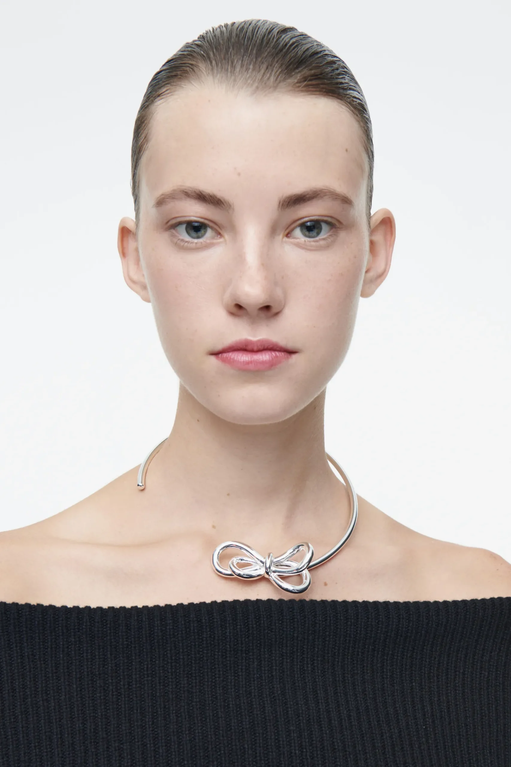 Clearance COS CHOKER Z KOKARDKAMI Srebrzysty
