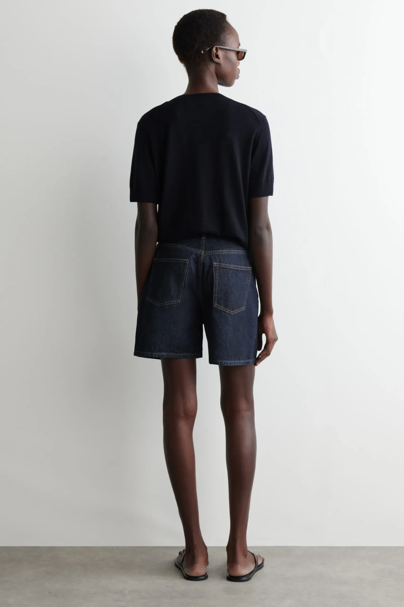 New COS JEANSOWE SZORTY Z WYSOKIM STANEM