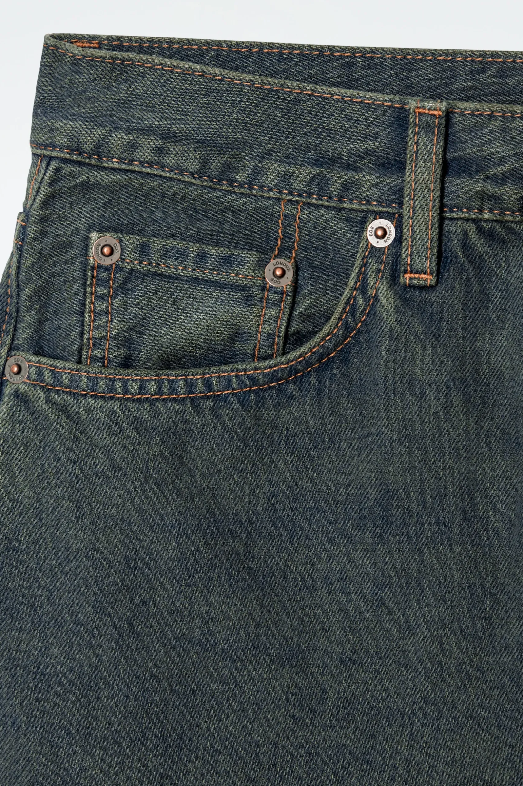 Sale COS JEANSY „FACADE” Z PROSTYMI NOGAWKAMI