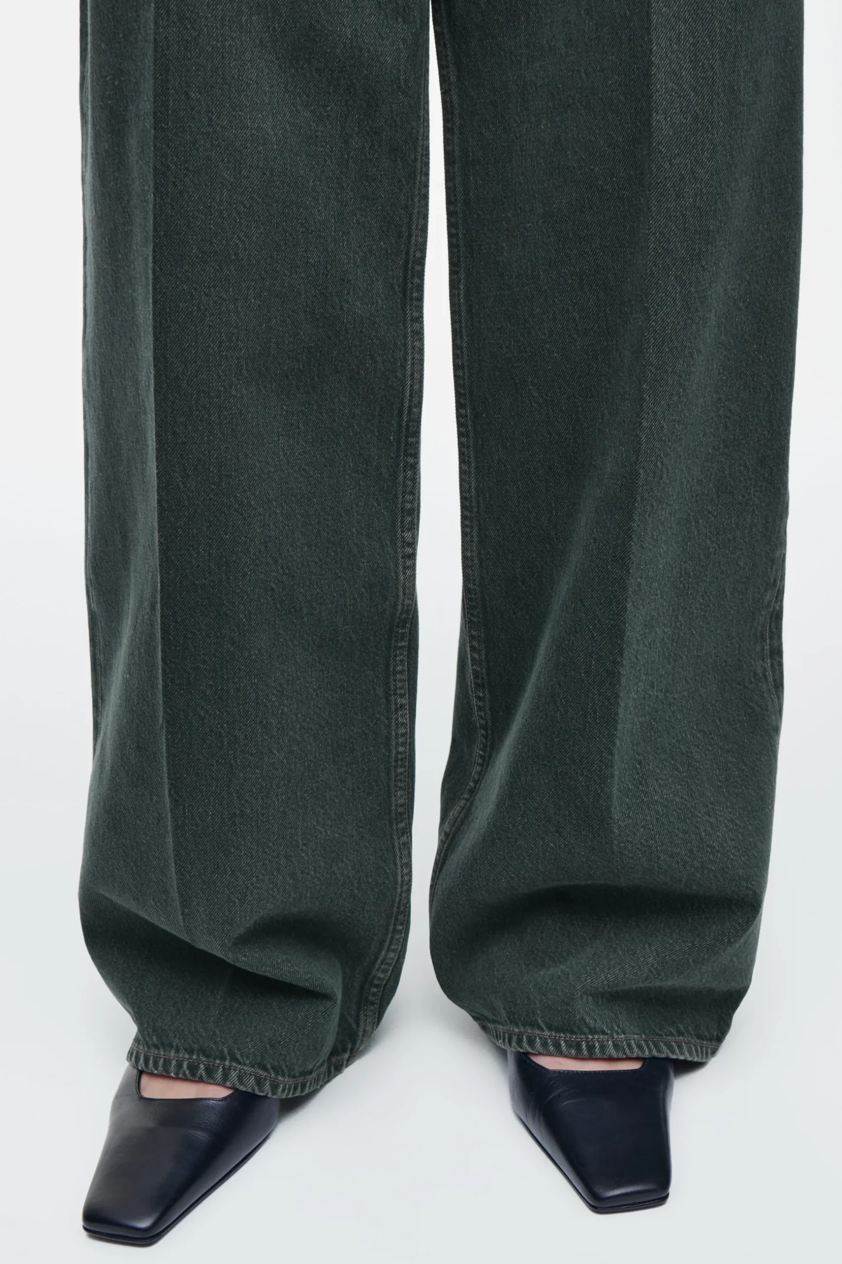Clearance COS JEANSY „TIDE” Z SZEROKIMI NOGAWKAMI