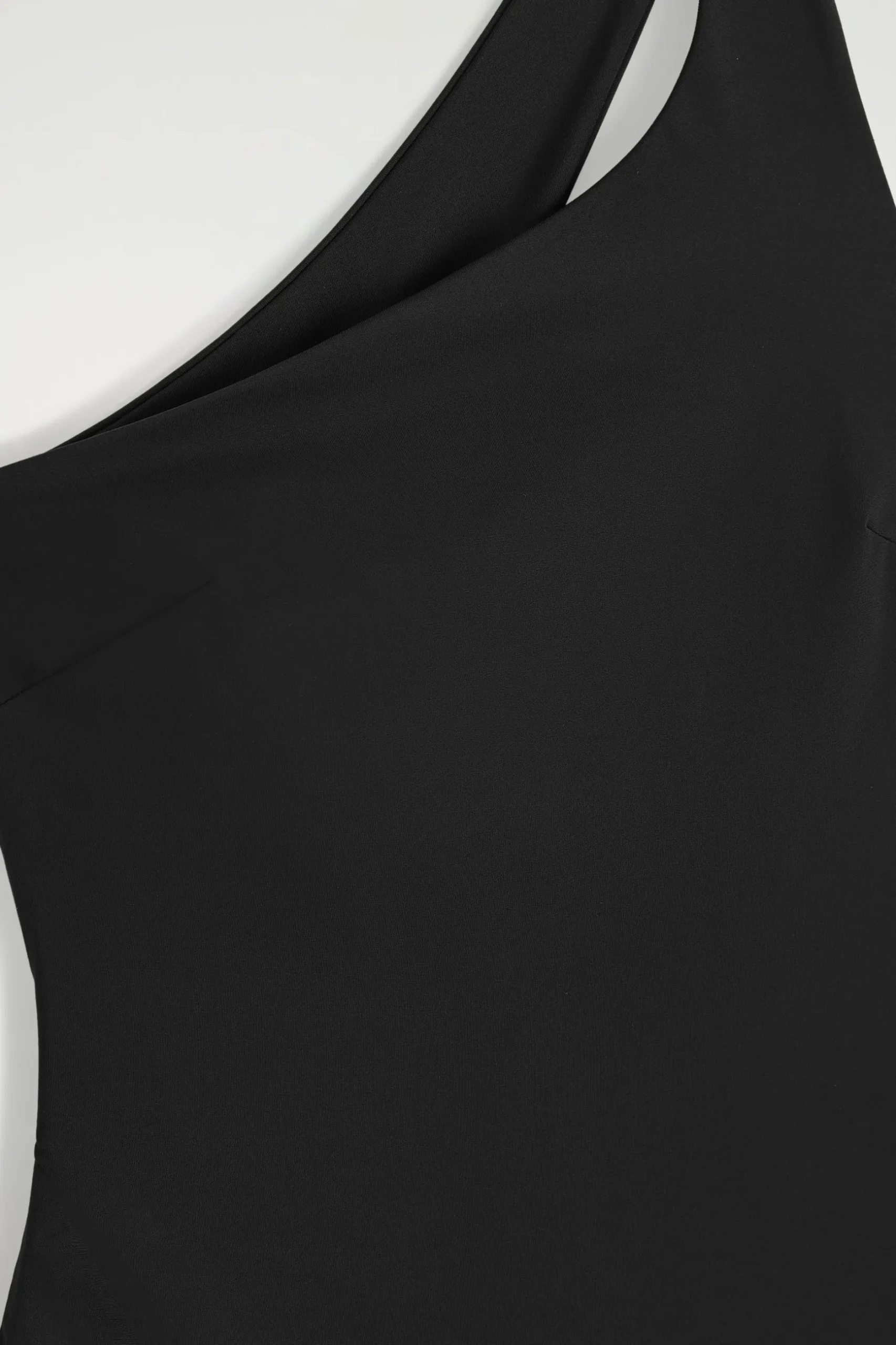 Fashion COS JEDNOCZĘŚCIOWY STRÓJ KĄPIELOWY NA JEDNO RAMIĘ