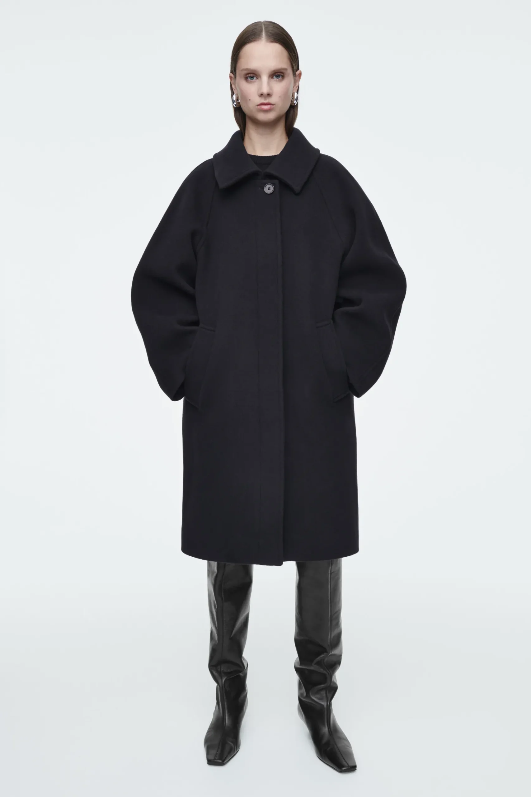 Outlet COS JEDNORZĘDOWY WEŁNIANY PŁASZCZ – OVERSIZED FIT