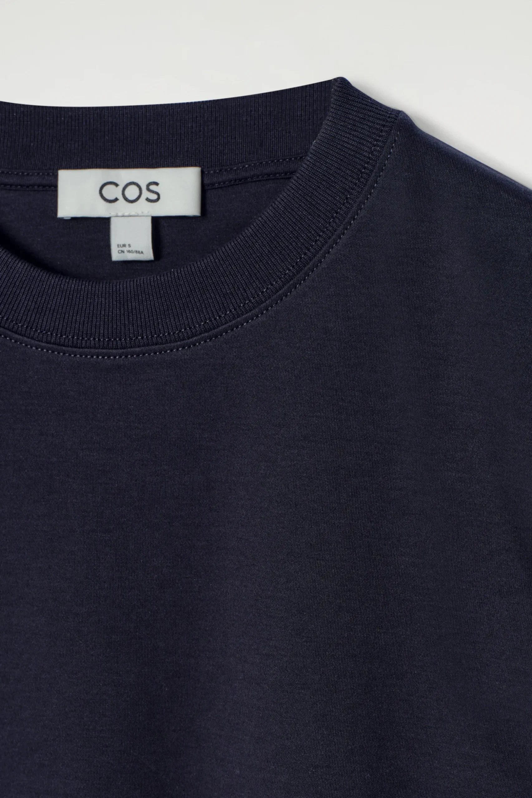 Sale COS KLASYCZNY T-SHIRT