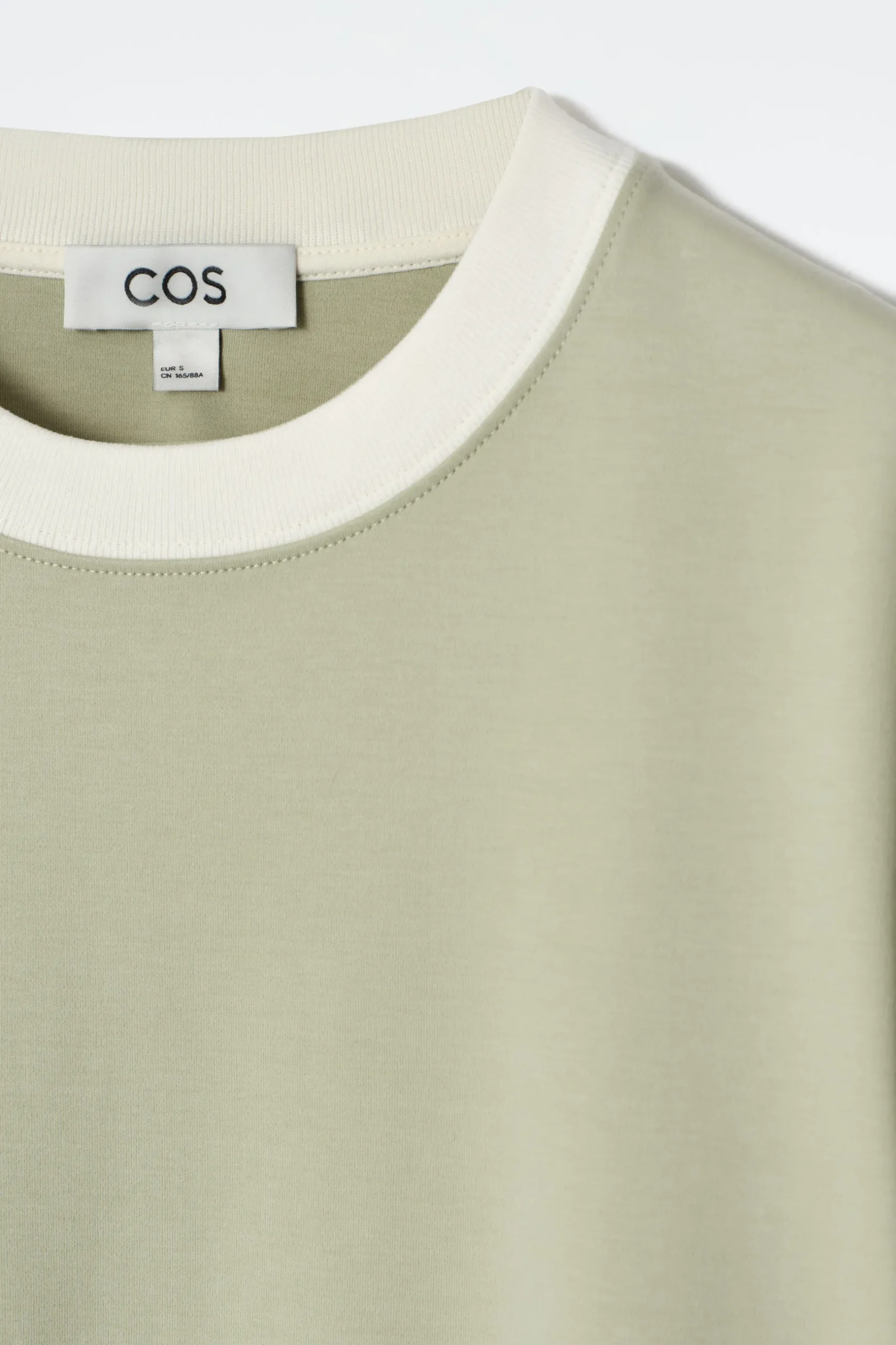 New COS KLASYCZNY T-SHIRT