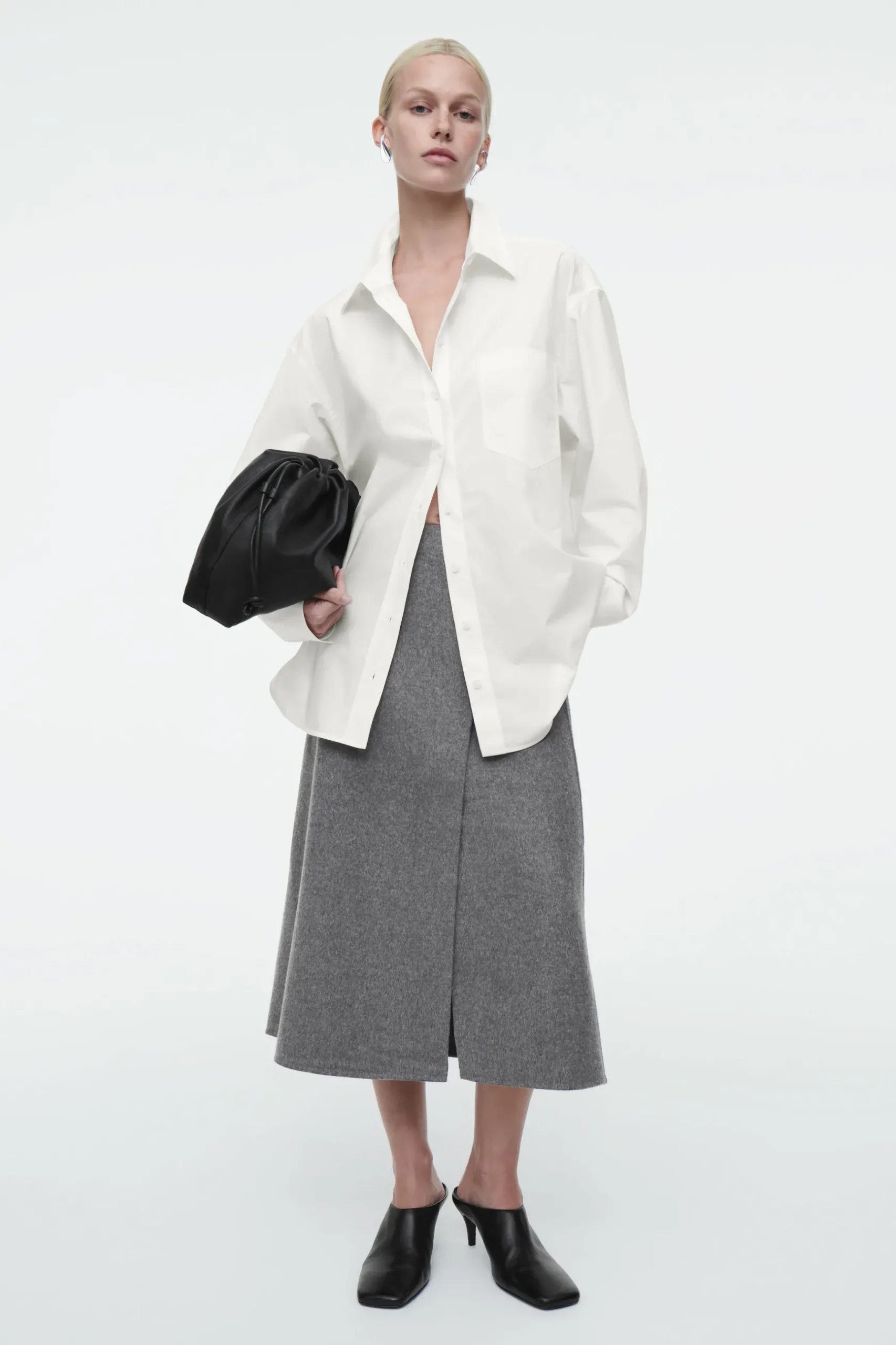 Fashion COS KOSZULA OVERSIZE Z ZAKRZYWIONYM DOŁEM