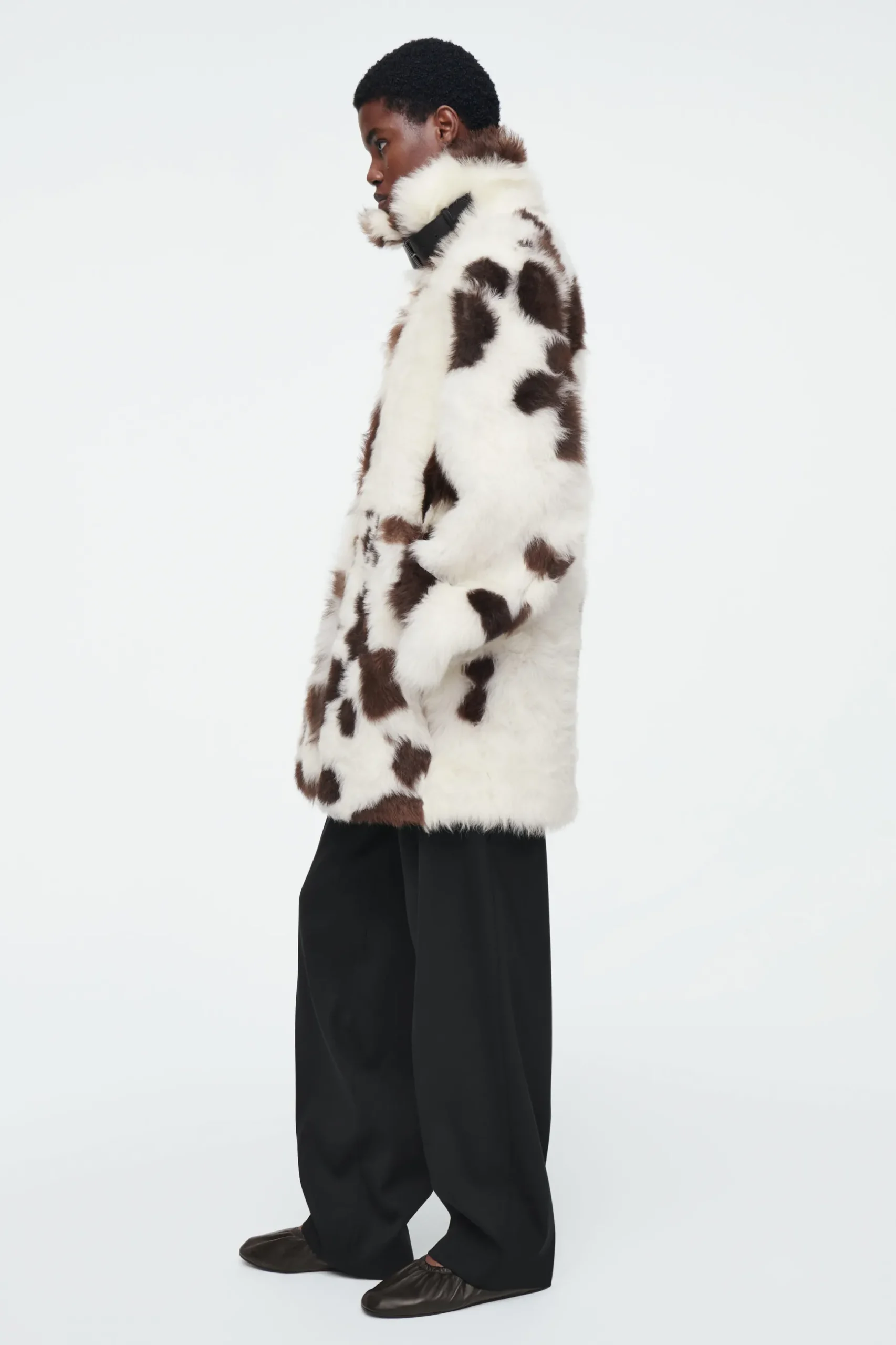 Fashion COS KOŻUSZKOWY PŁASZCZ Z WYSOKIM KOŁNIERZEM