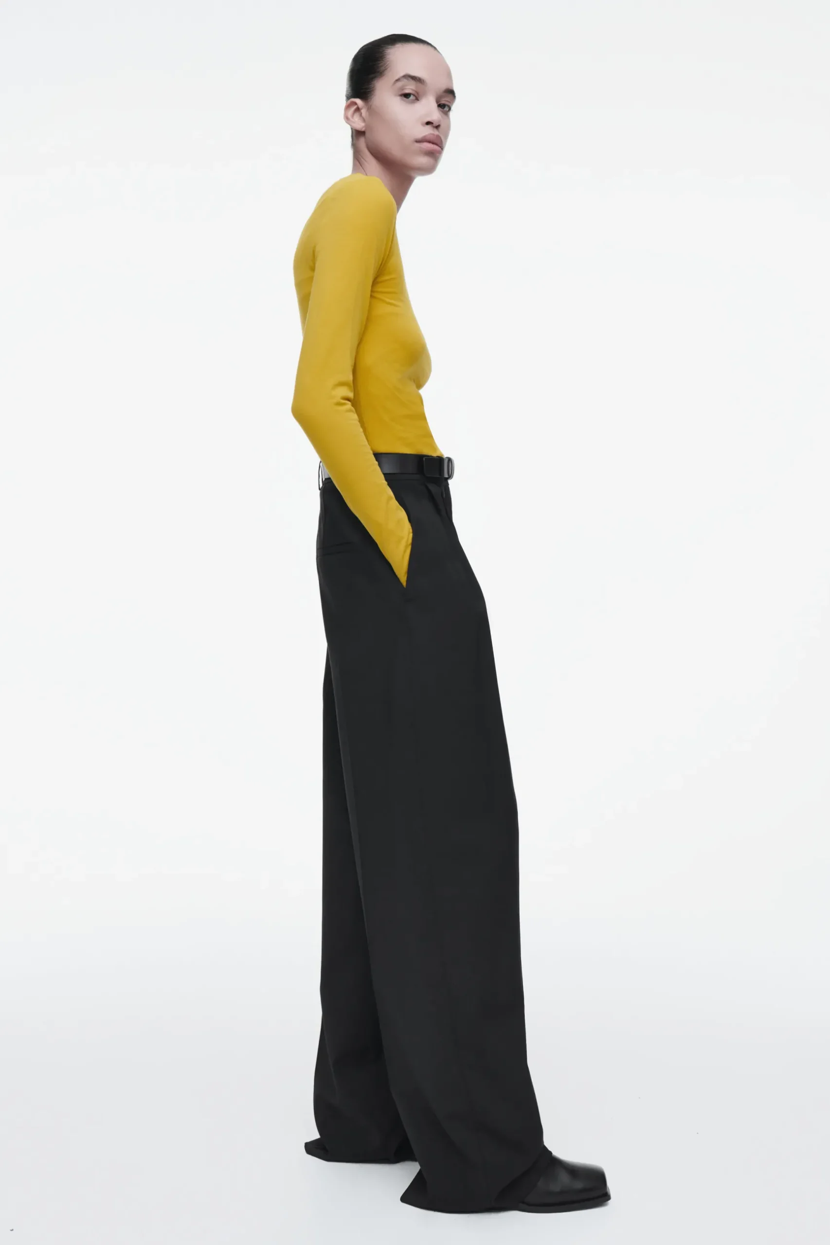 Sale COS LEKKA BLUZKA Z DŁUGIM RĘKAWEM – SLIM FIT