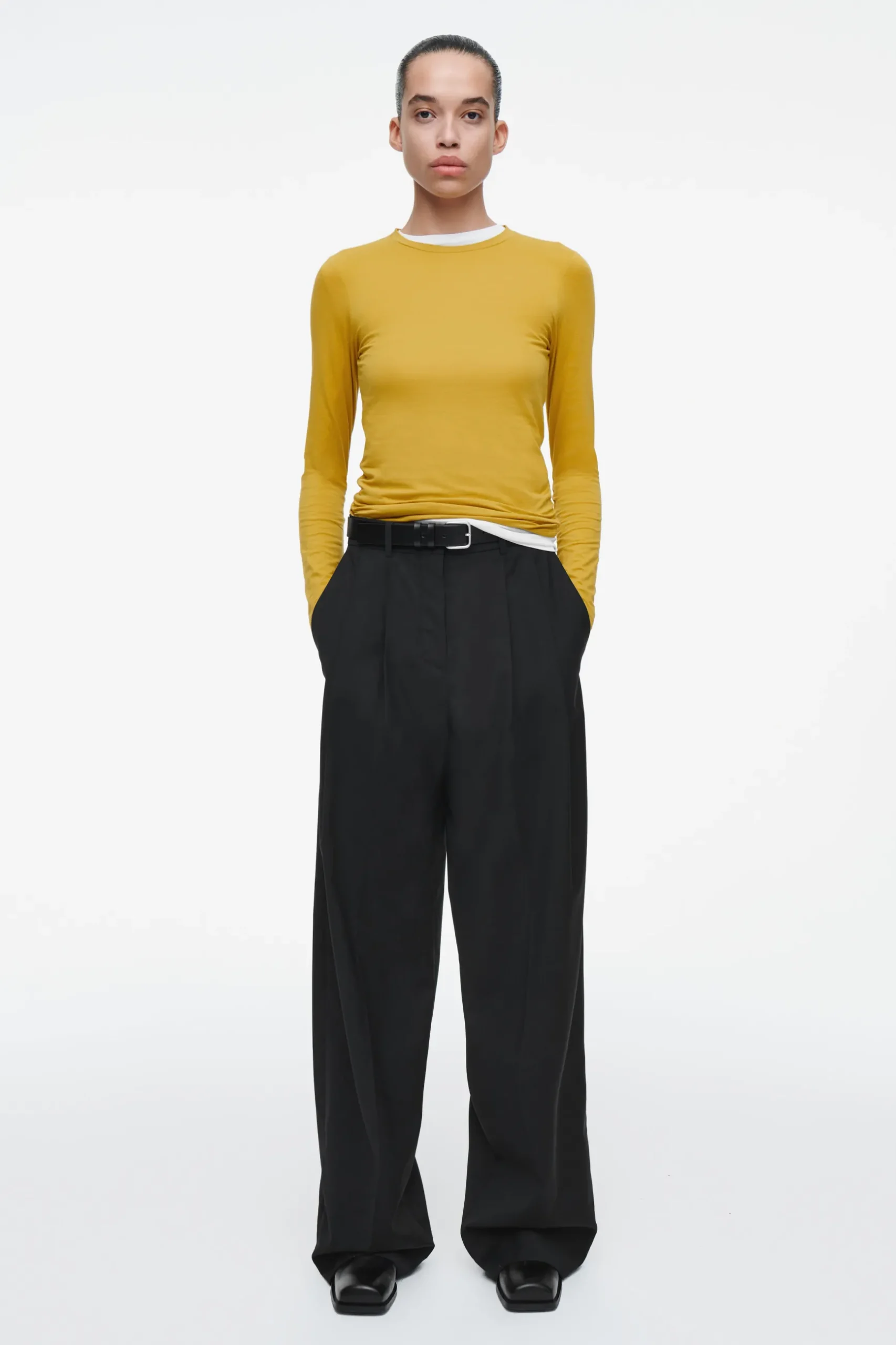 Sale COS LEKKA BLUZKA Z DŁUGIM RĘKAWEM – SLIM FIT