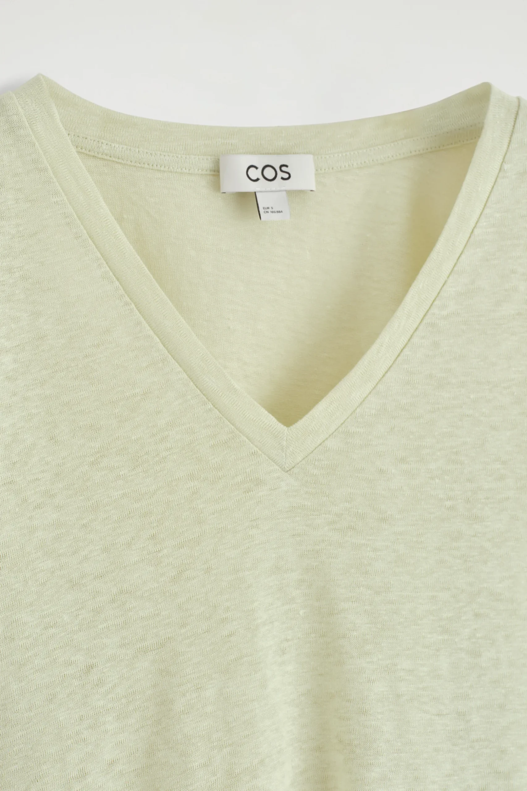 Outlet COS LNIANY T-SHIRTEM Z DEKOLTEM W KSZTAŁCIE LITERY V