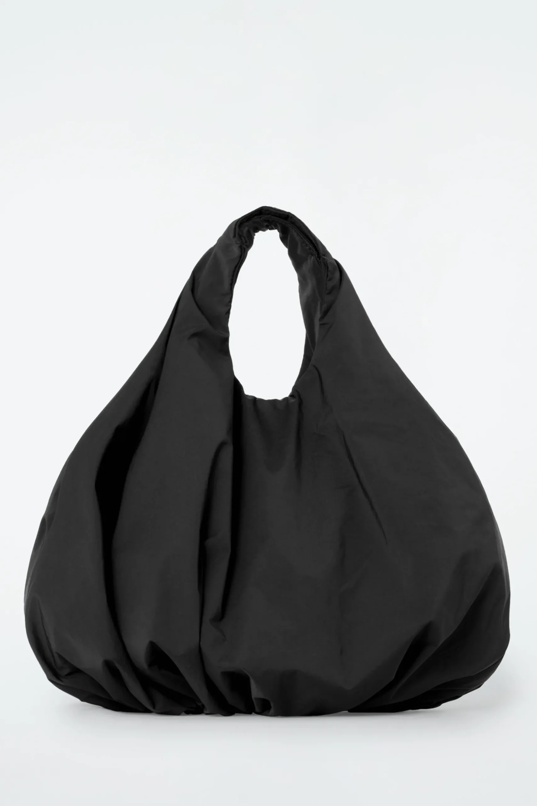 Clearance COS MAŁA TOREBKA „CLOUD” TYPU TOTE Czarny