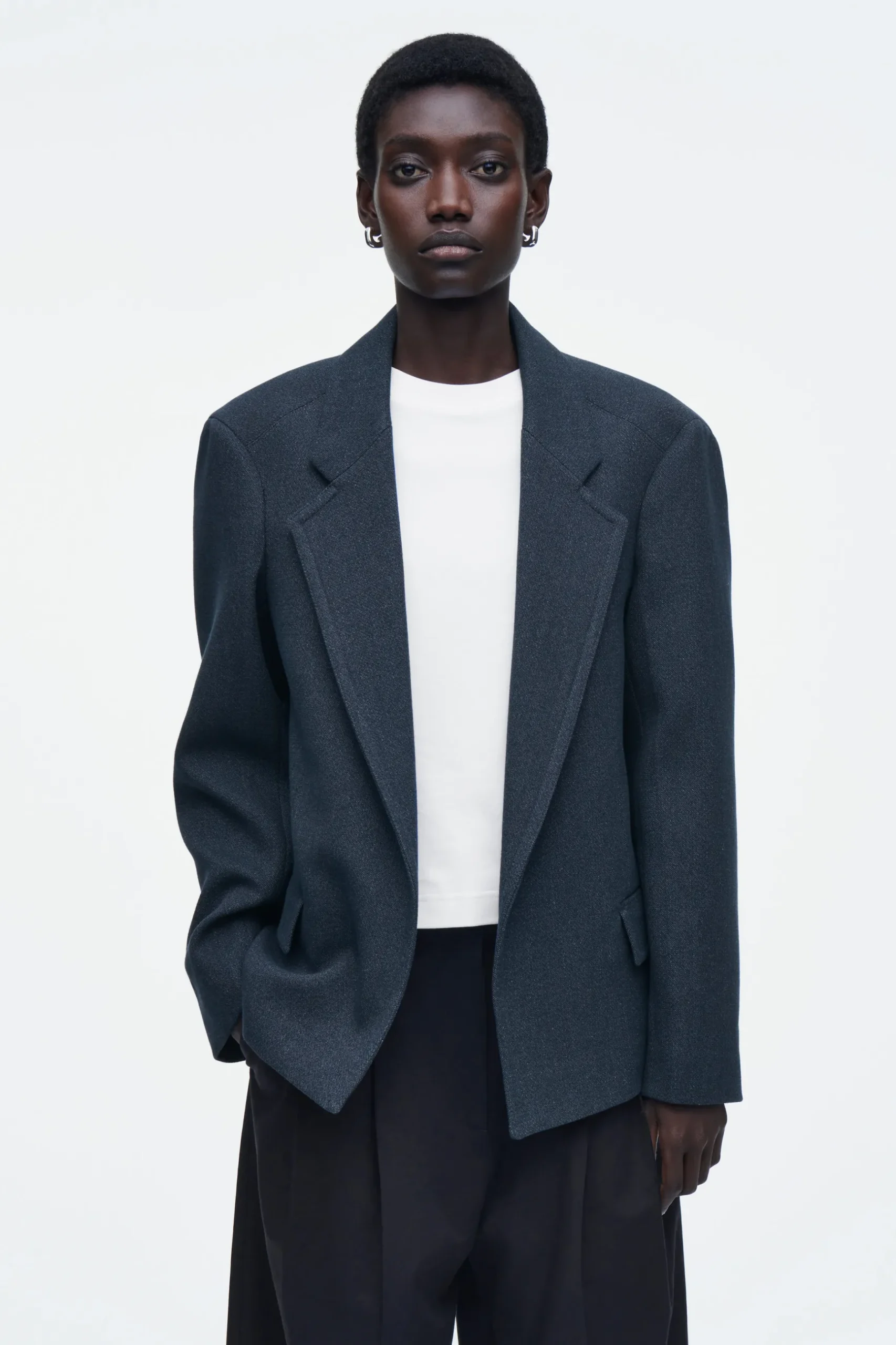 Outlet COS MARYNARKA Z SZEROKIMI RAMIONAMI – OVERSIZED FIT