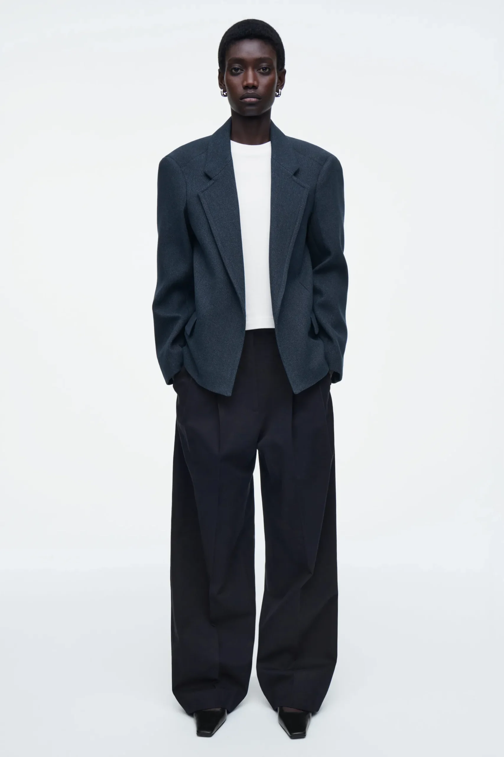 Outlet COS MARYNARKA Z SZEROKIMI RAMIONAMI – OVERSIZED FIT