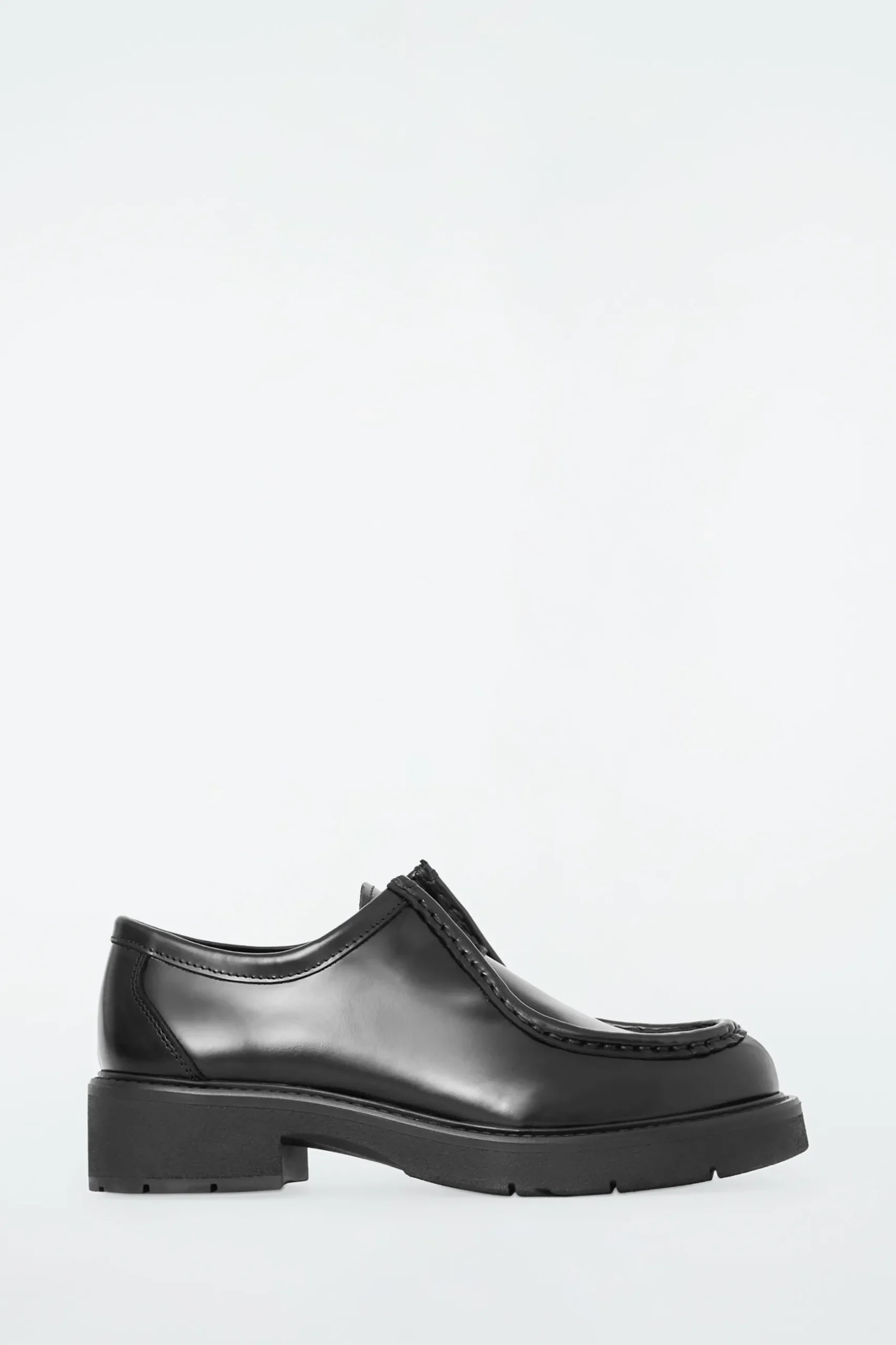 Online COS MASYWNE SKÓRZANE BUTY ZE SZNUROWANIEM Czarny