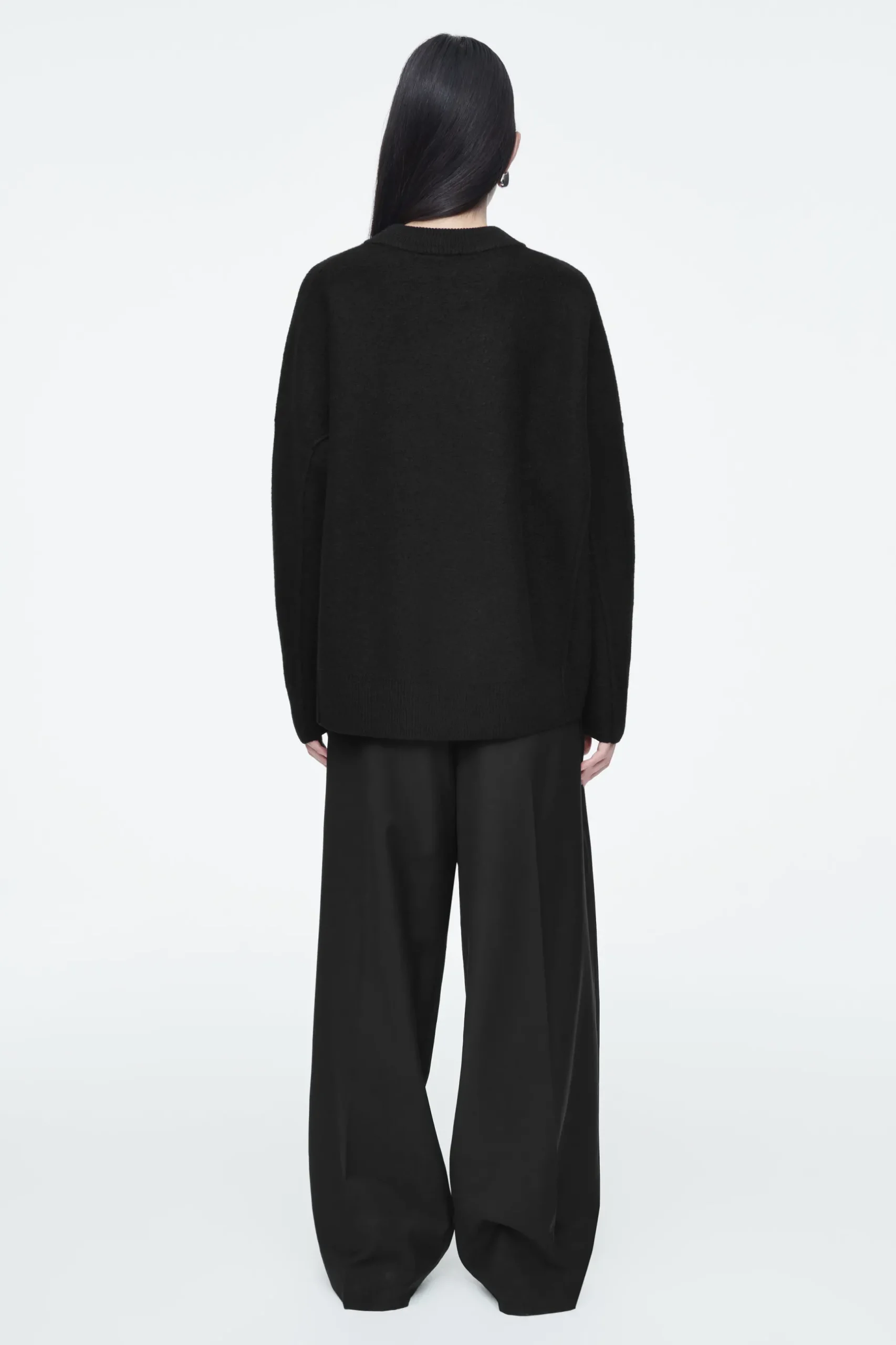 Sale COS OVERSIZE'OWY SWETER Z GOTOWANEJ WEŁNY MERYNOSOWEJ