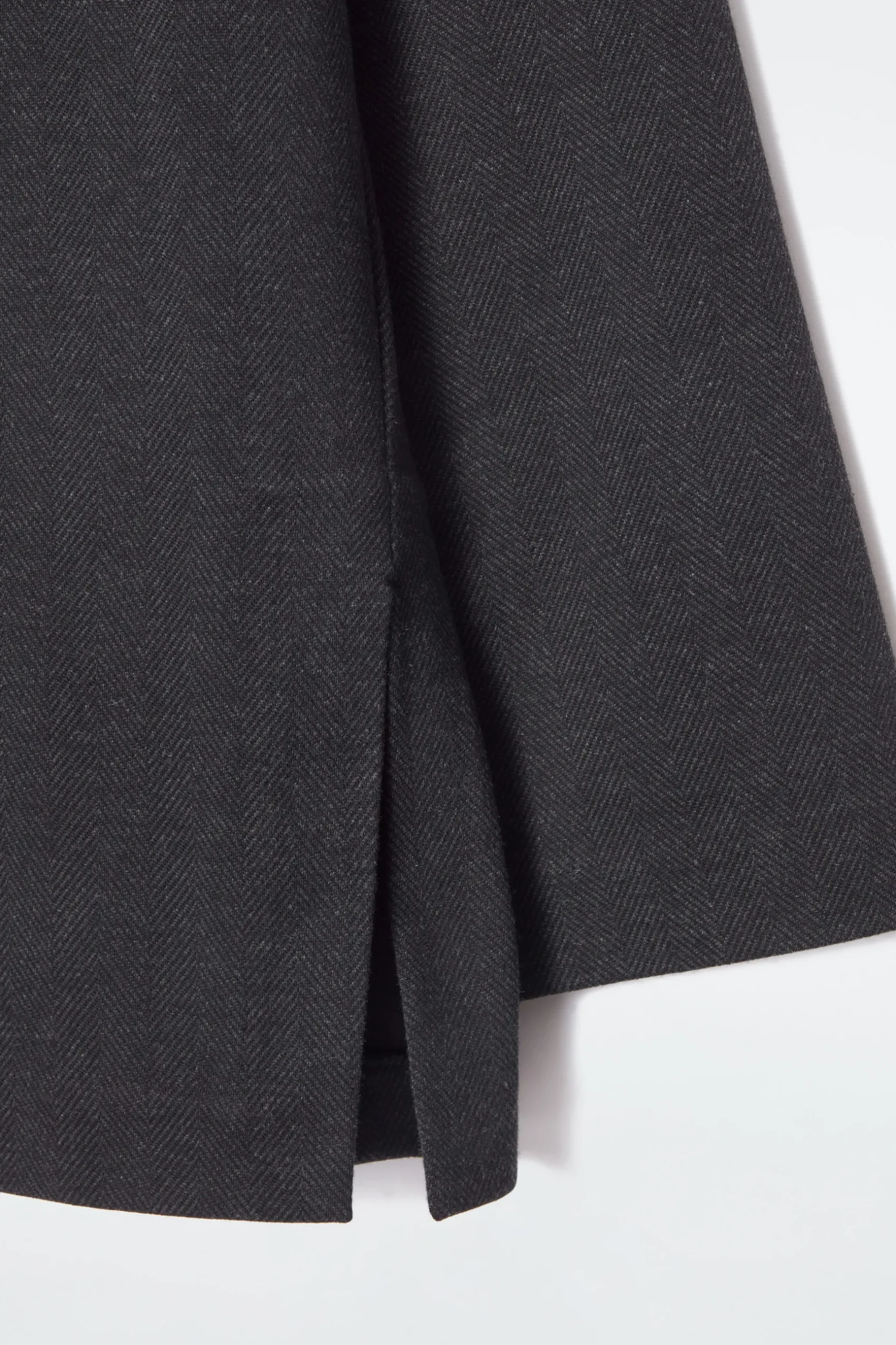 Online COS OVERSIZE'OWY TOP W JODEŁKĘ Z WYSOKIM KOŁNIERZEM