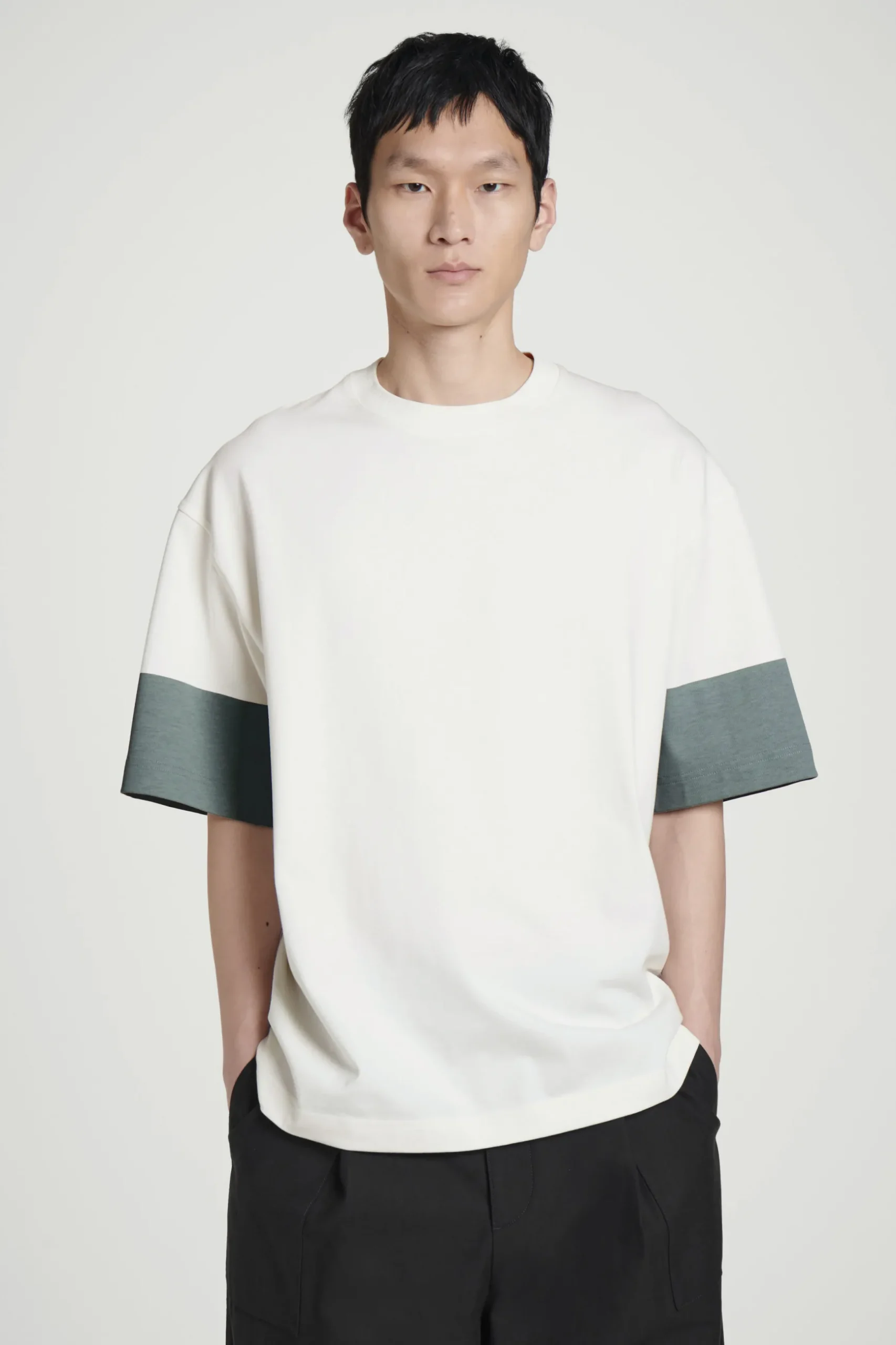 Fashion COS PANELOWY T-SHIRT OVERSIZE