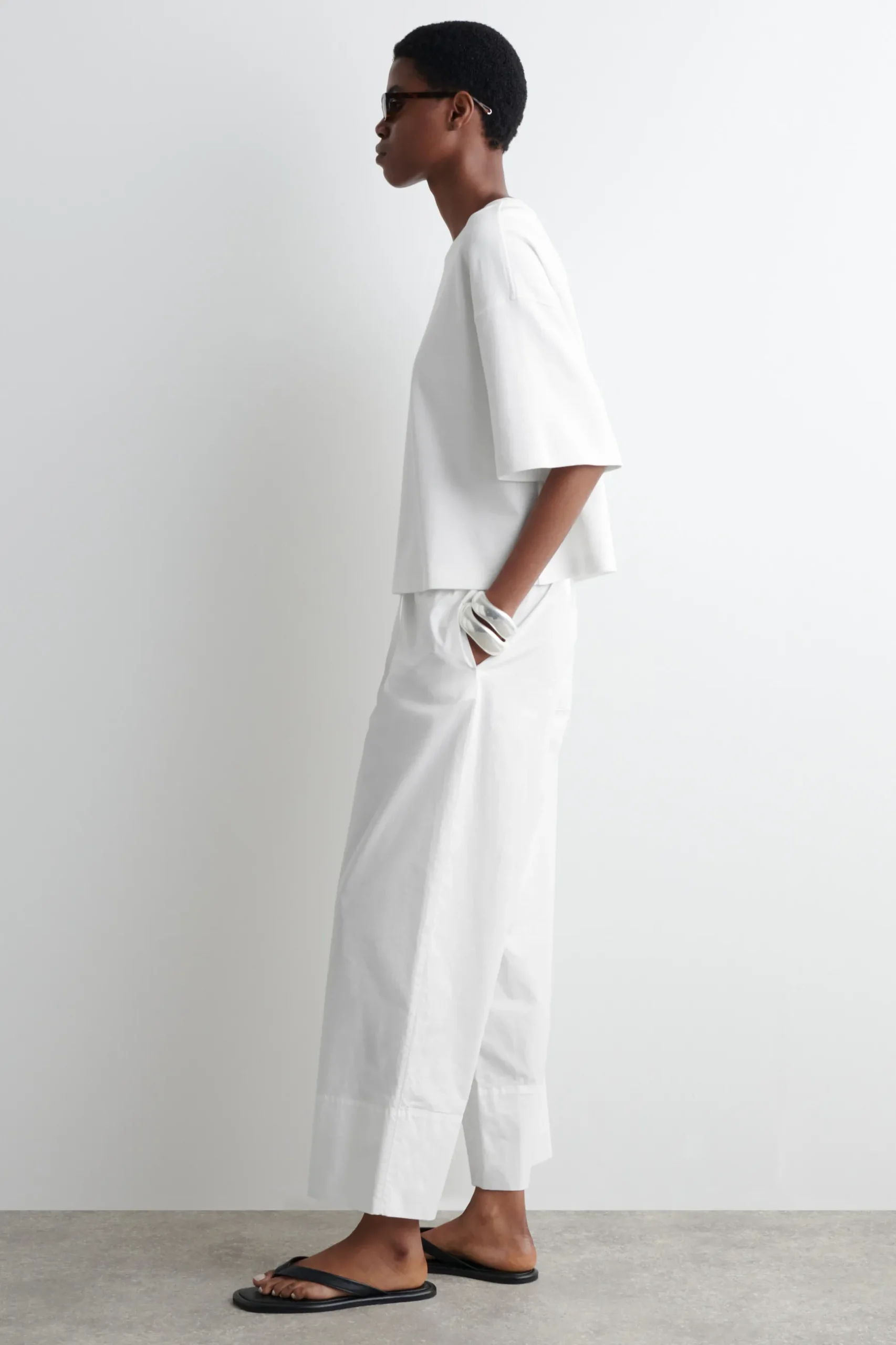 Clearance COS PUDEŁKOWY T-SHIRT OVERSIZE