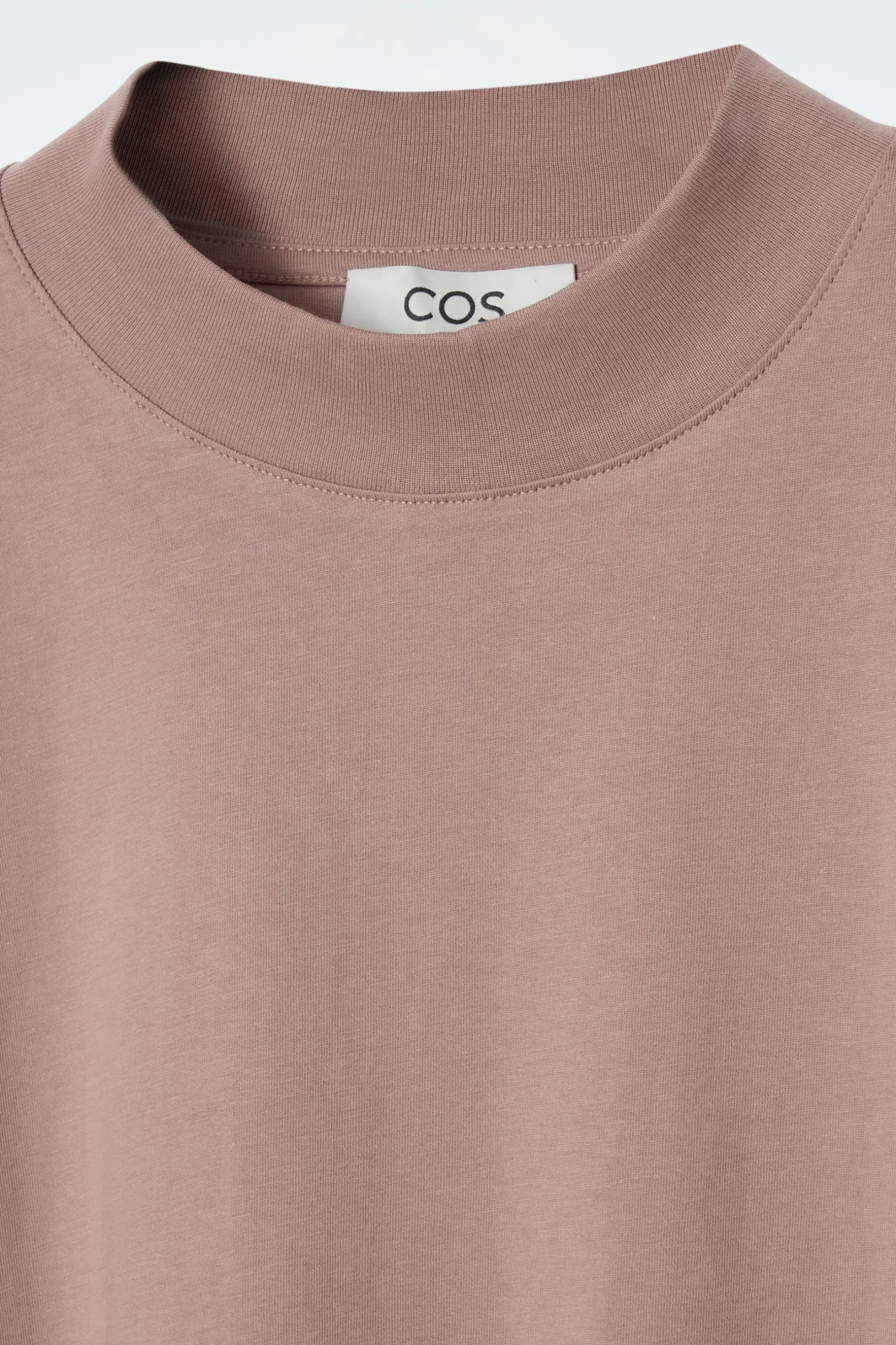 Sale COS PUDEŁKOWY T-SHIRT ZE STÓJKĄ – REGULAR FIT