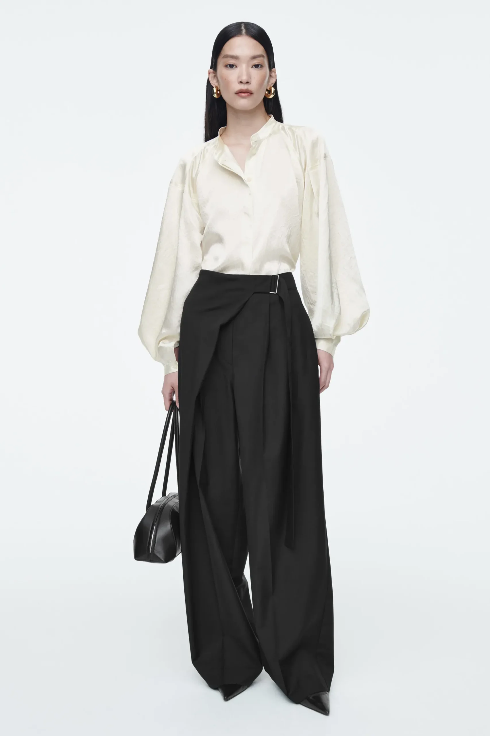 Clearance COS SATYNOWA KOSZULA Z PLISOWANIAMI – RELAXED FIT