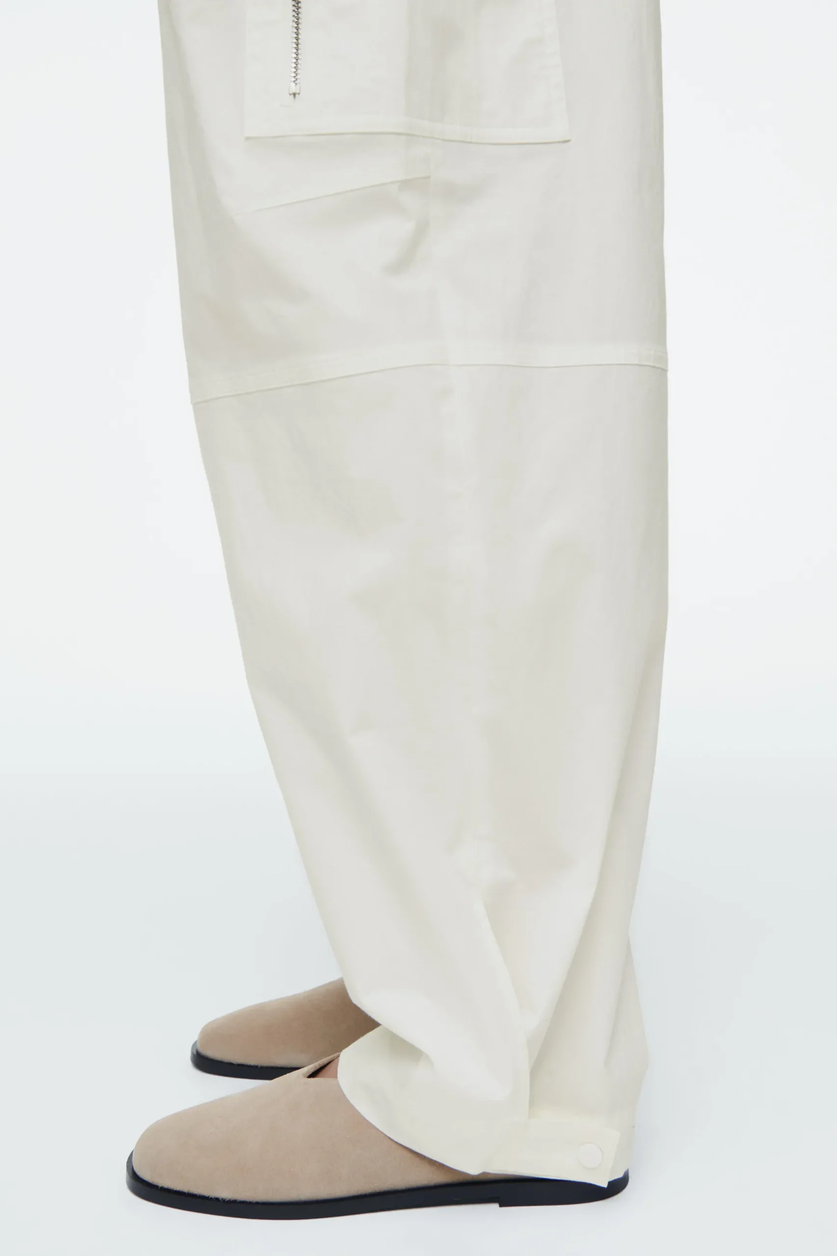 Clearance COS SPODNIE CARGO TYPU BARREL W STYLU UTILITY