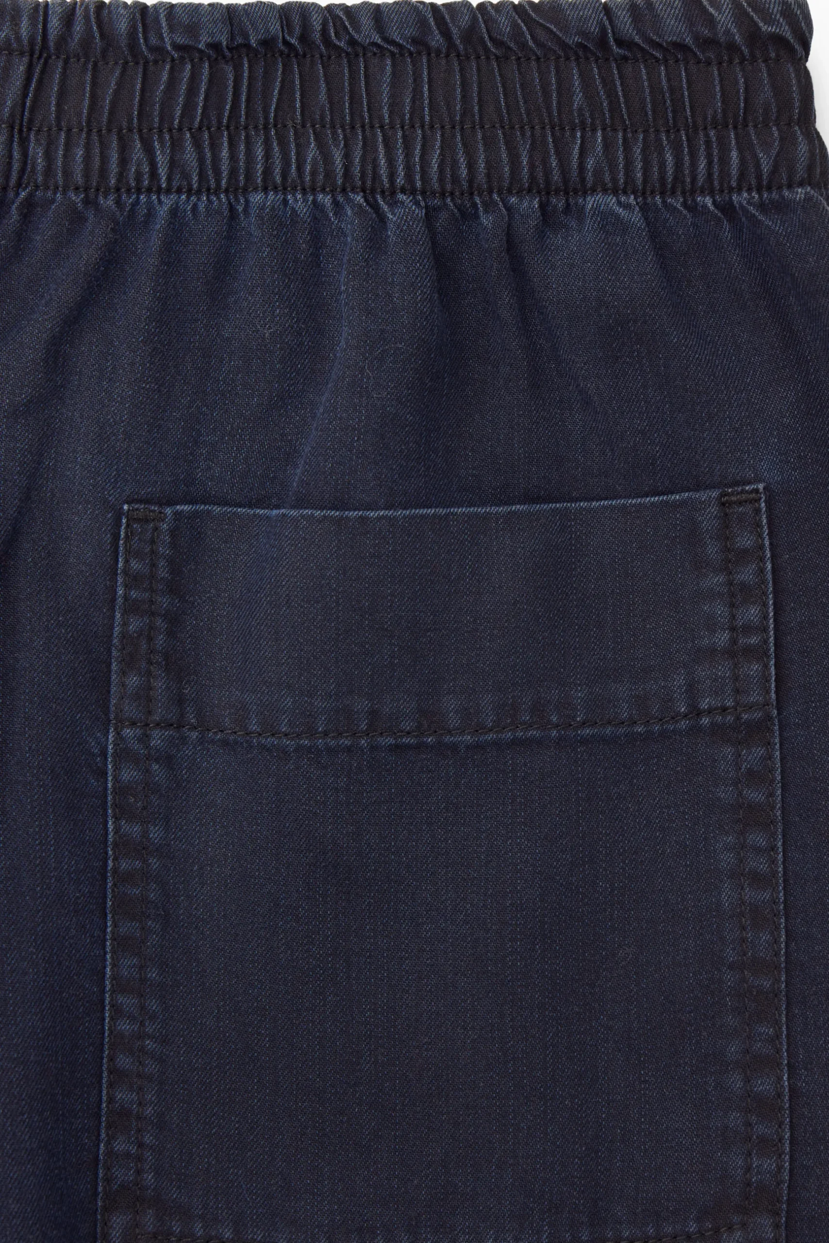 New COS SPODNIE Z LEKKIEGO DENIMU Z PROSTYMI NOGAWKAMI Granatowy