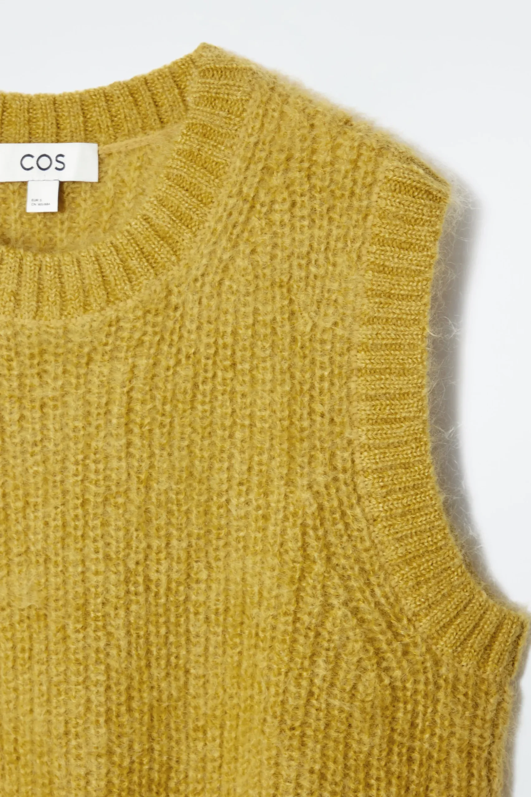 Best COS SWETER BEZ RĘKAWÓW Z MOHEREM