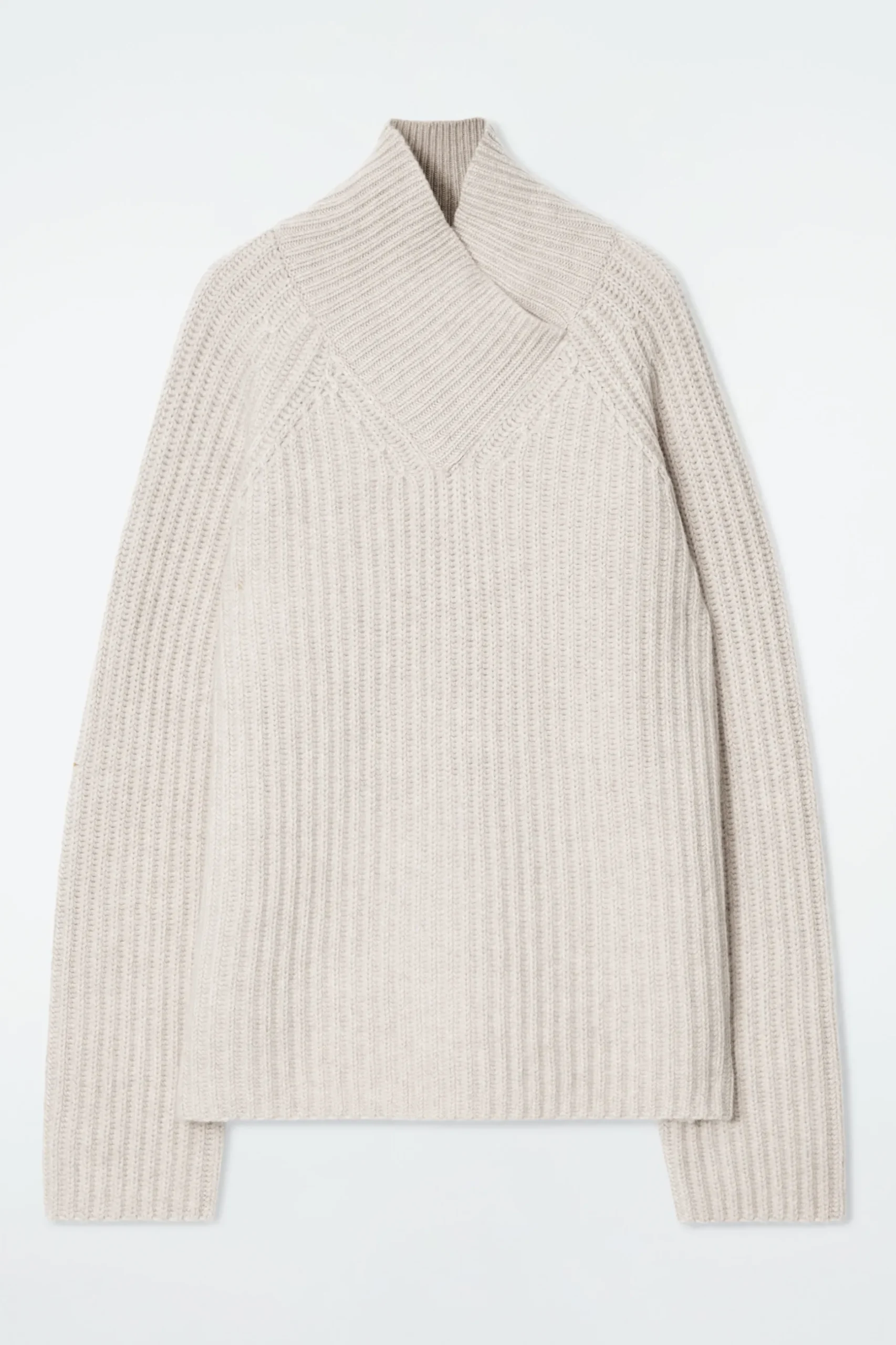 Sale COS SWETER Z CZYSTEGO KASZMIRU Z KOPERTOWYM GOLFEM