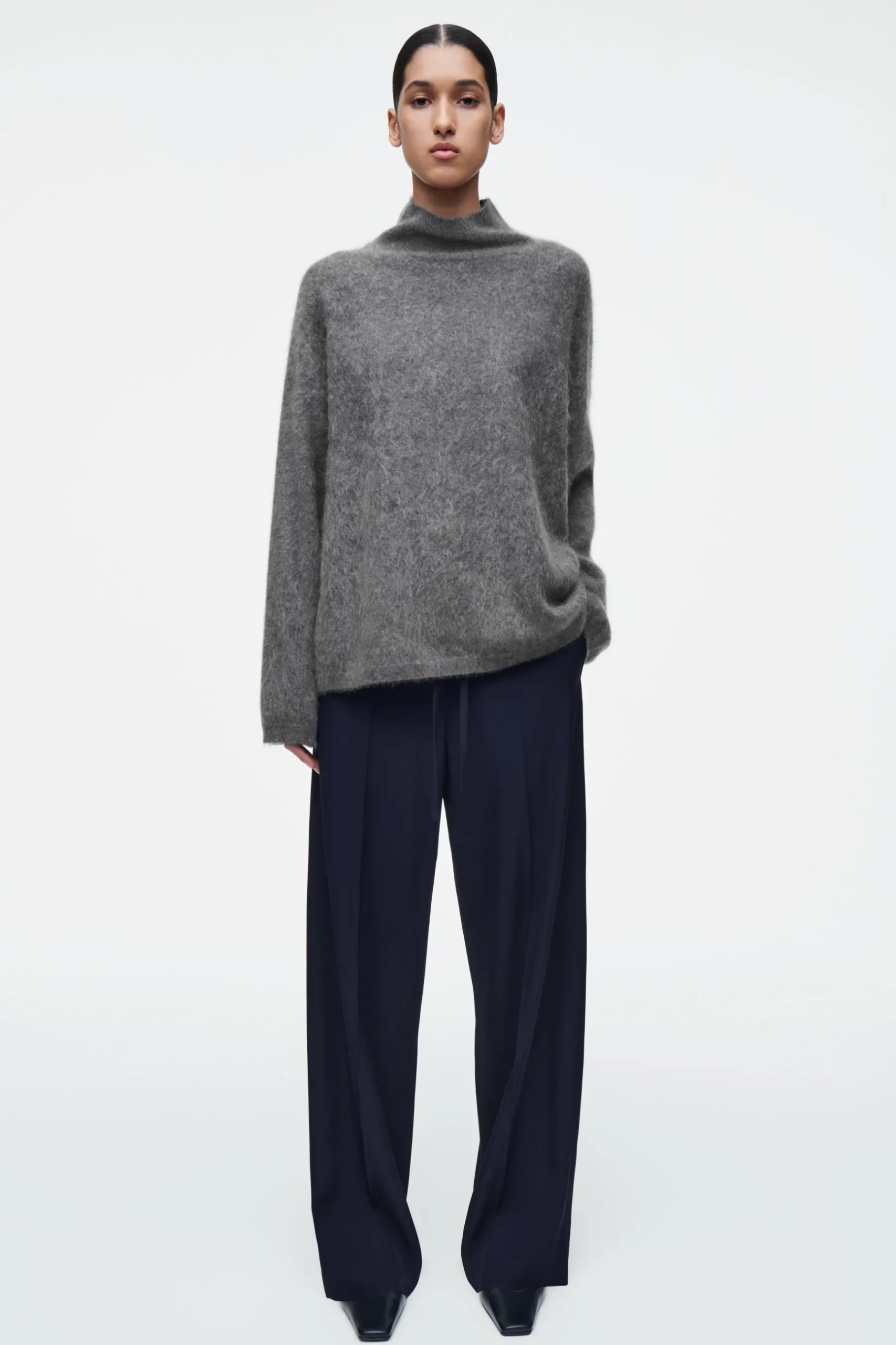 Best COS SWETER ZE SZCZOTKOWANEGO KASZMIRU Z PÓŁGOLFEM
