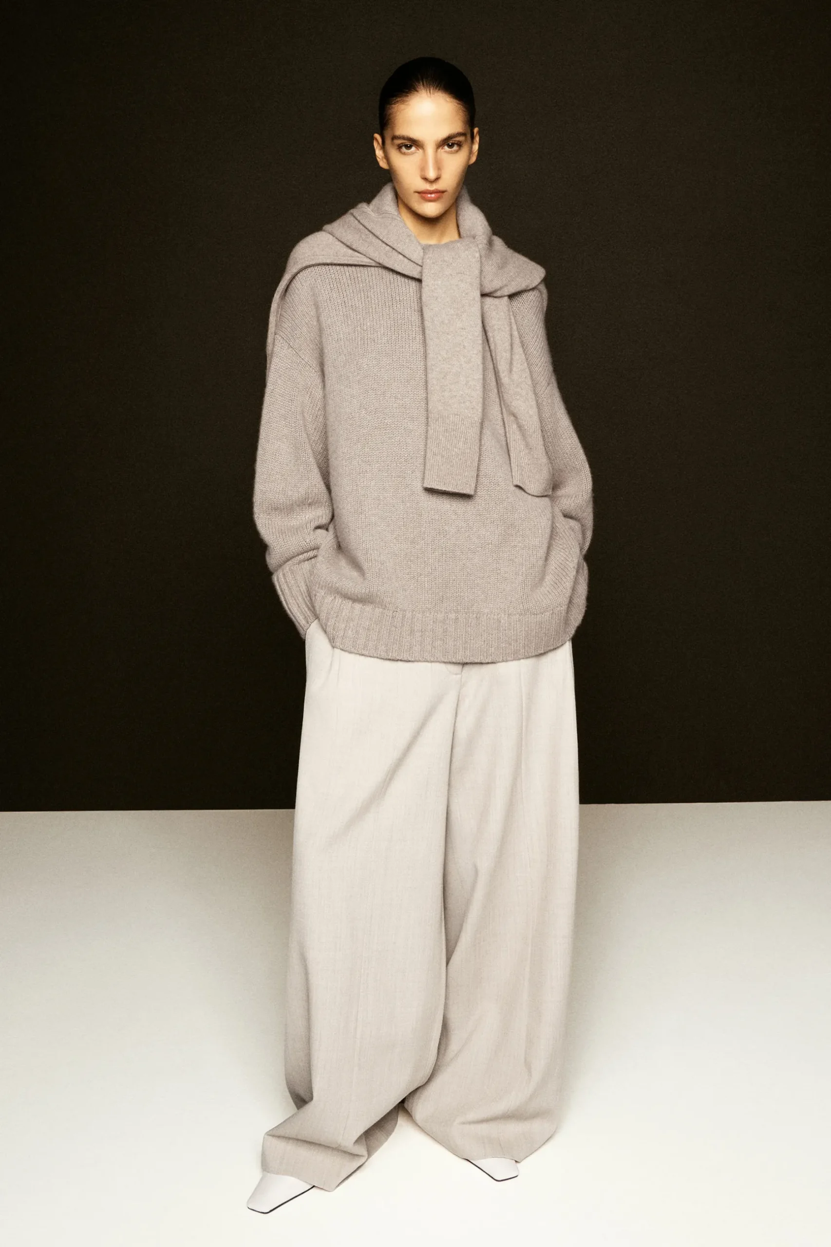 Fashion COS SZEROKIE SPODNIE Z MIESZANKI Z WEŁNĄ – RELAXED FIT
