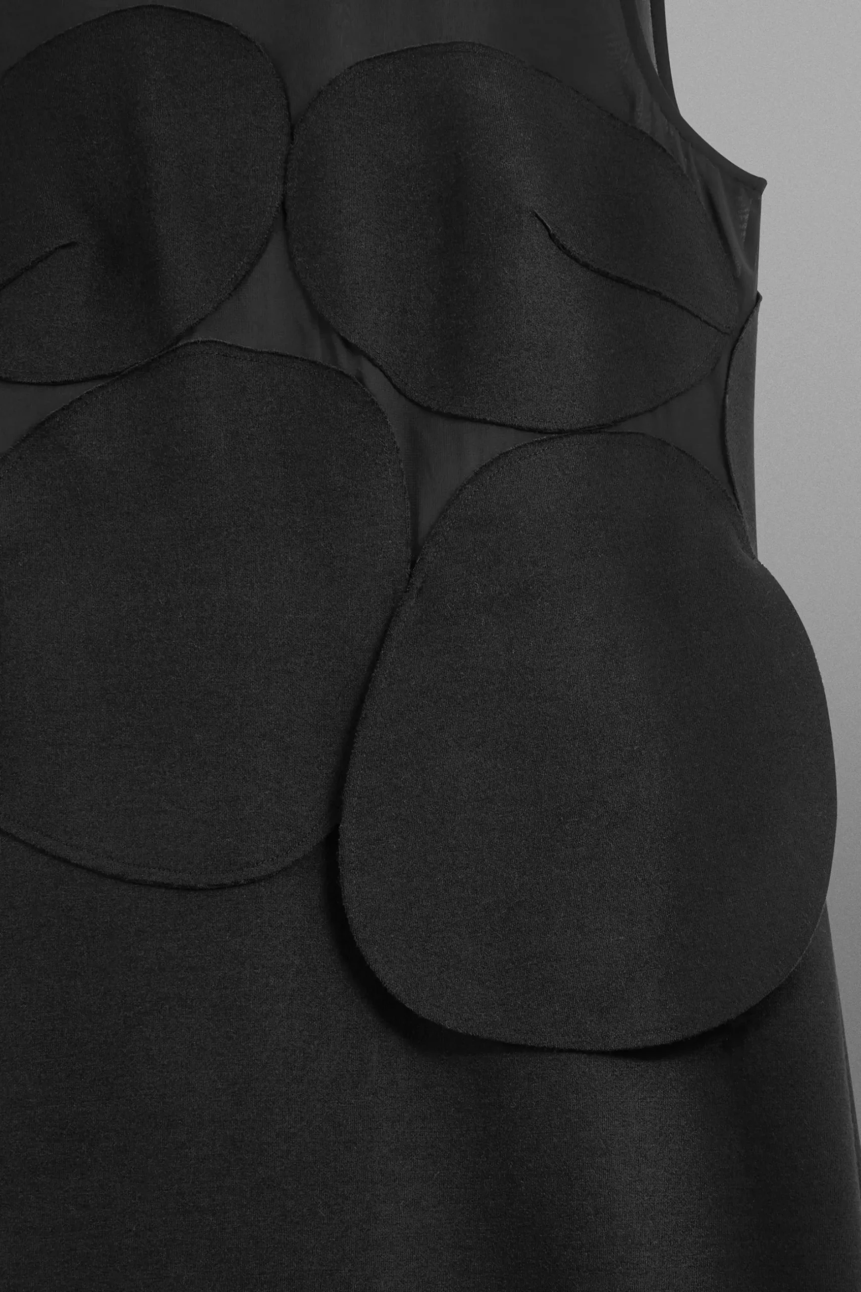 Online COS THE APPLIQUÉD WOOL DRESS