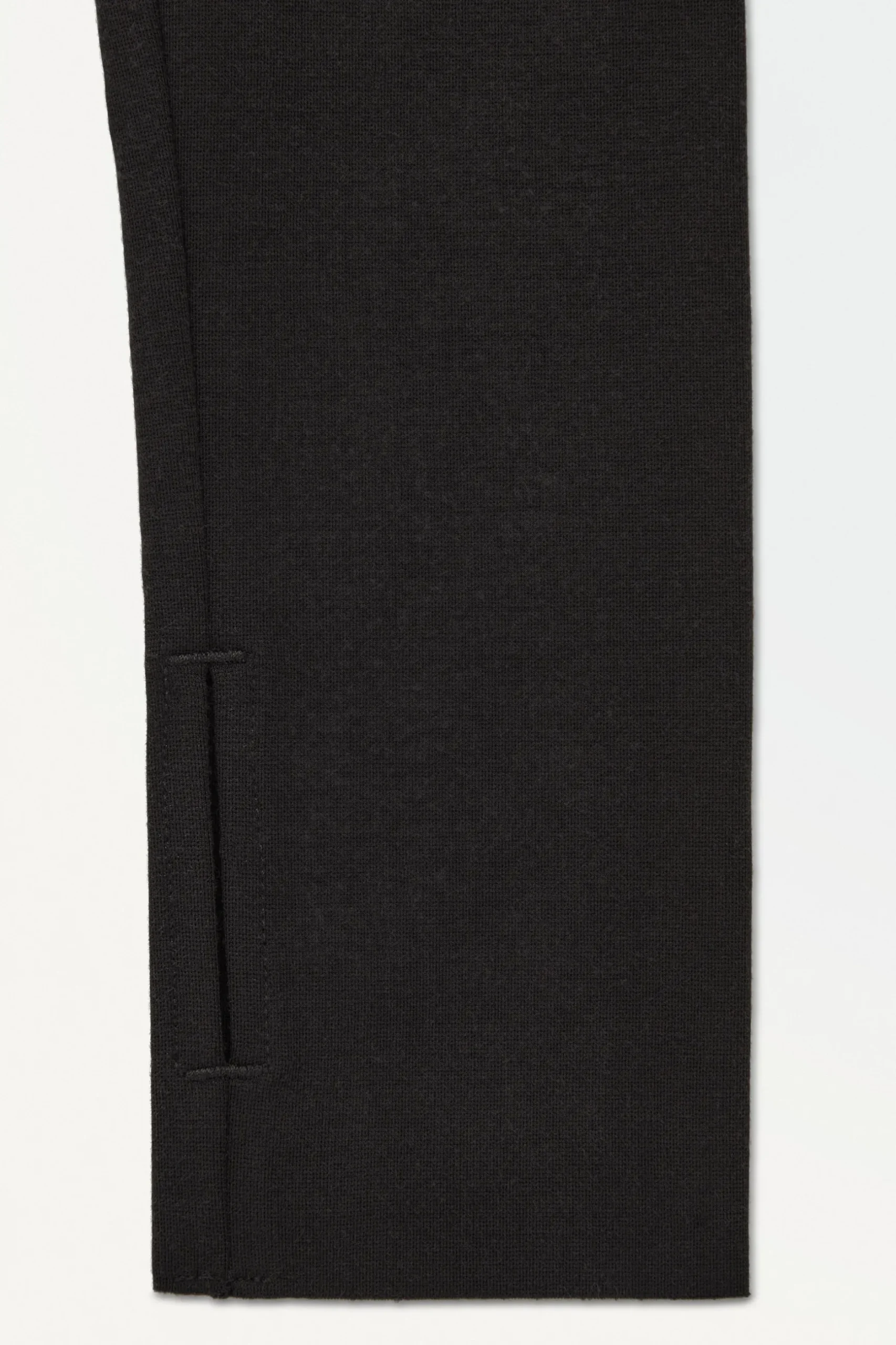 Best COS THE OFFTHESHOULDER CROP TOP