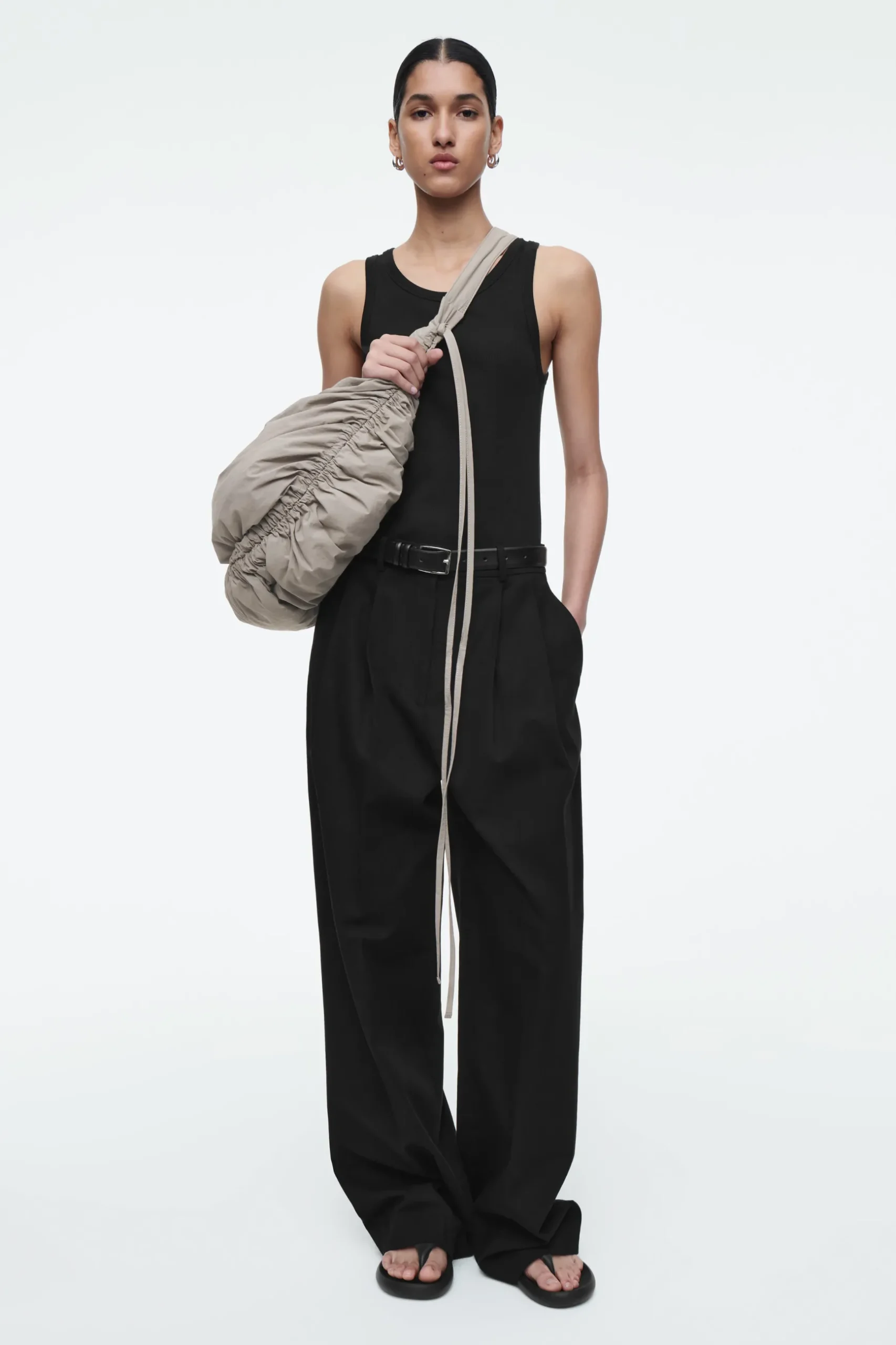 Online COS TOREBKA „CANOPY” TYPU CROSSBODY Z NYLONEM Kamień