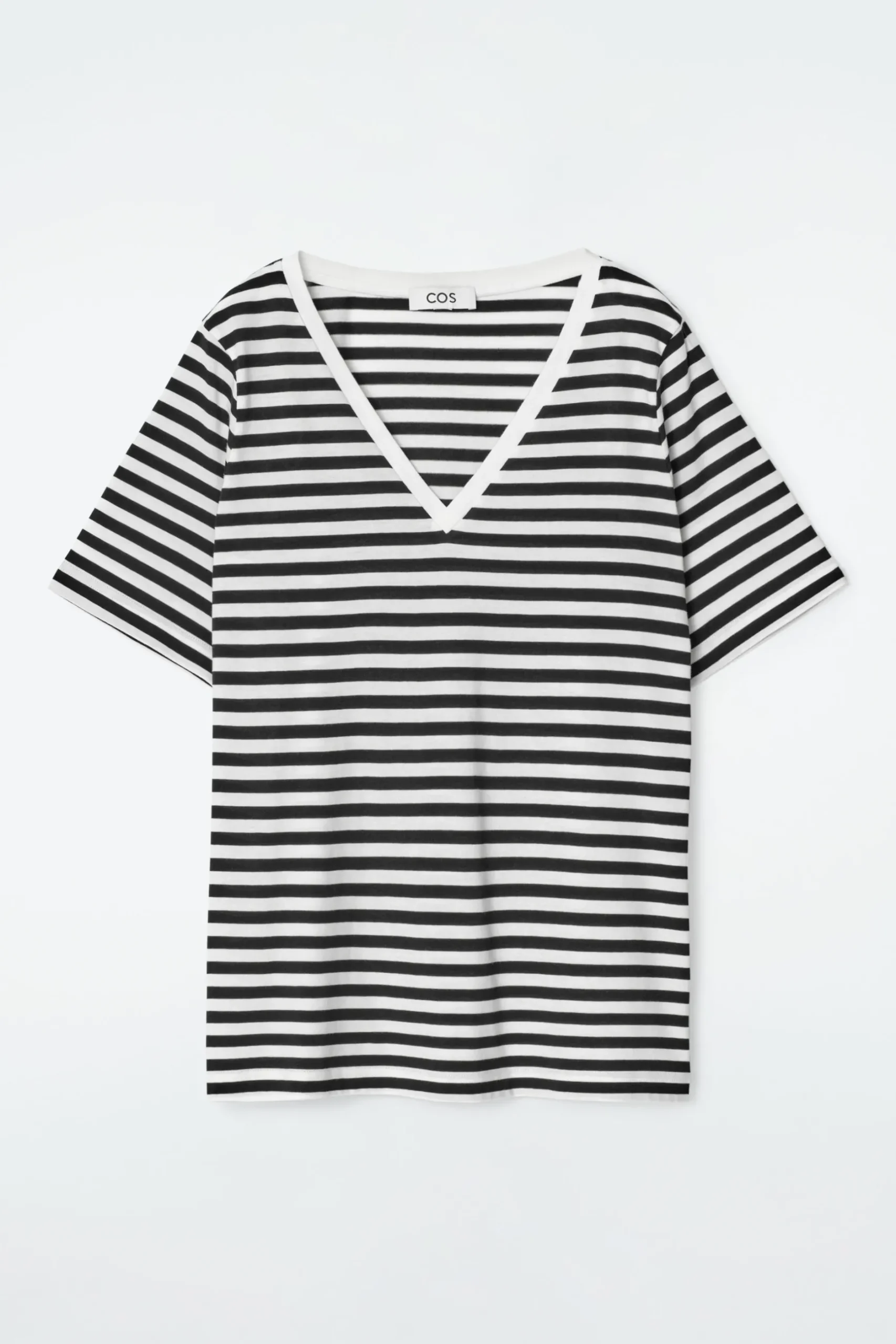 Clearance COS T-SHIRT 24/7 Z DEKOLTEM W SEREK – REGULAR FIT