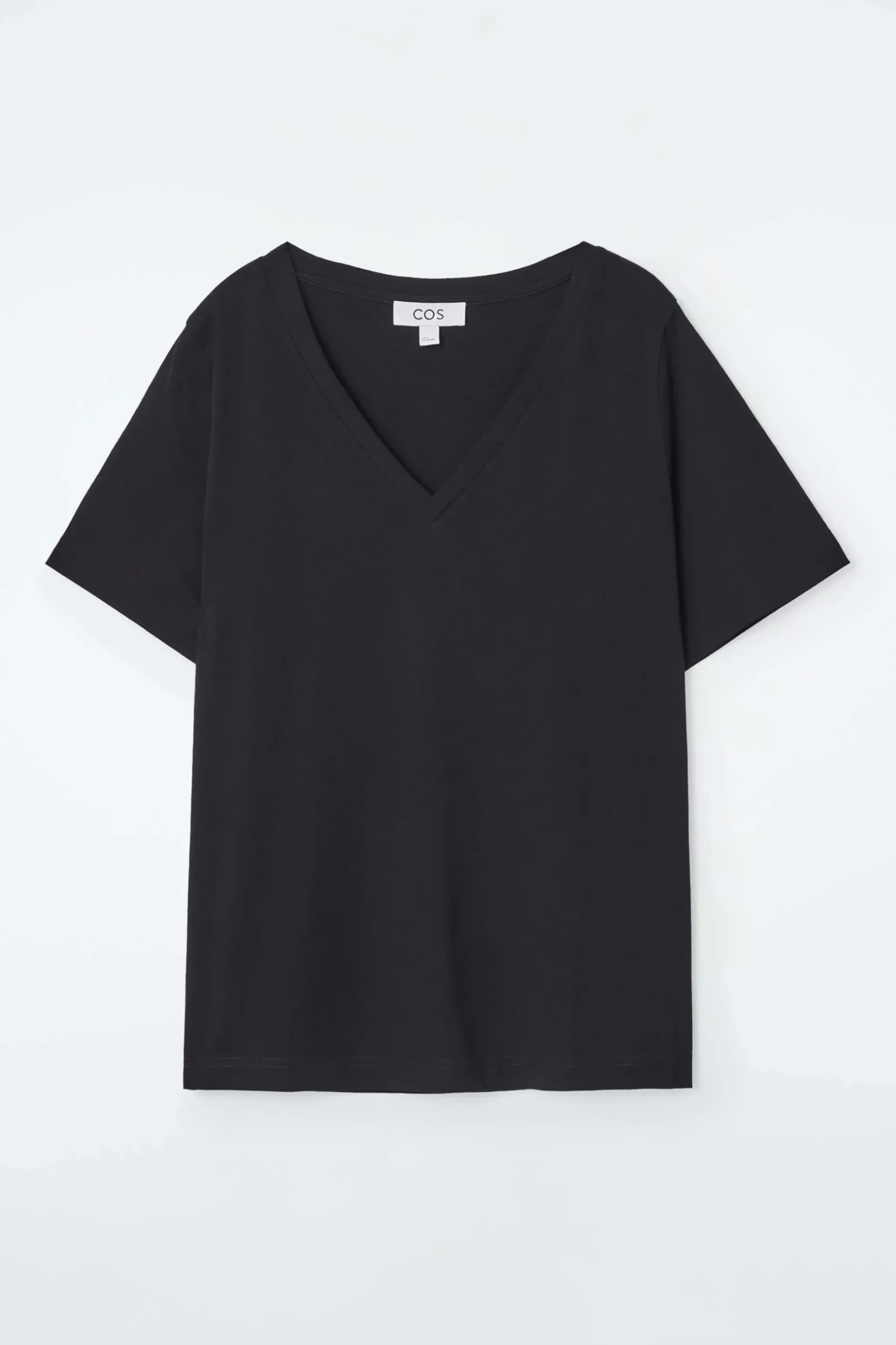 New COS T-SHIRT 24/7 Z DEKOLTEM W SEREK – REGULAR FIT