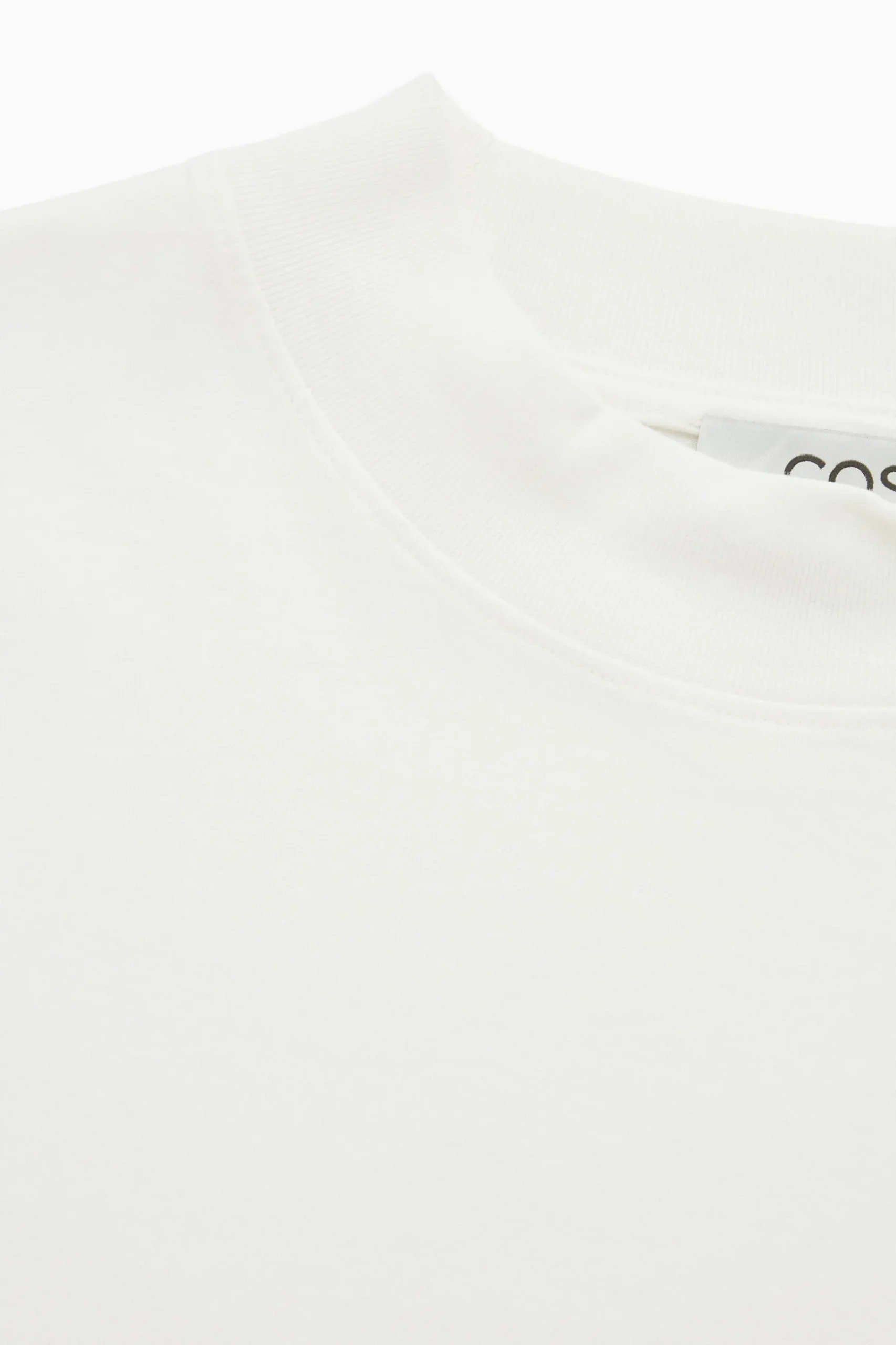 Outlet COS T-SHIRT Z DŁUGIM RĘKAWEM I PÓŁGOLFEM – RELAXED FIT