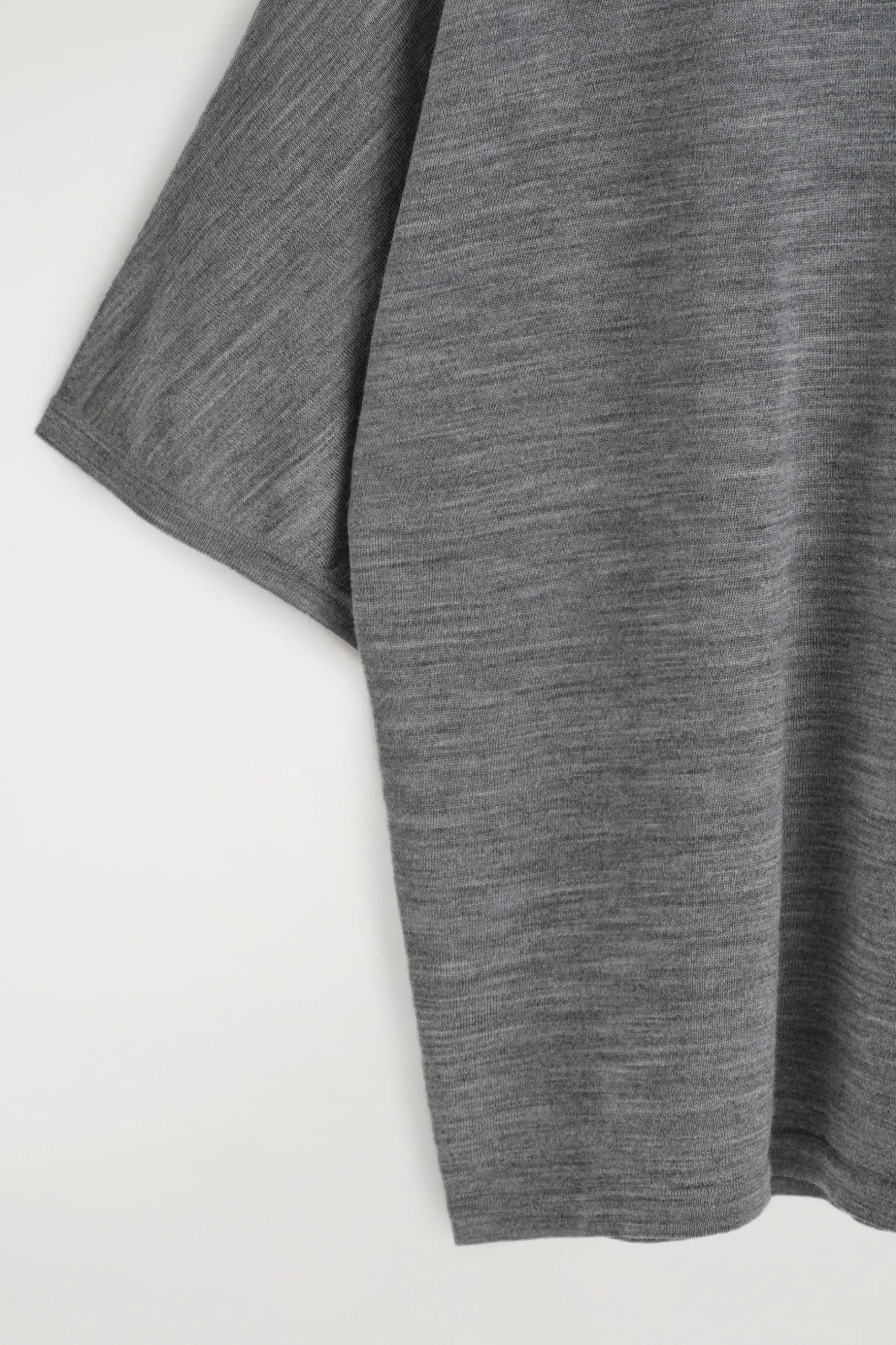 Outlet COS T-SHIRT Z WEŁNĄ MERINO