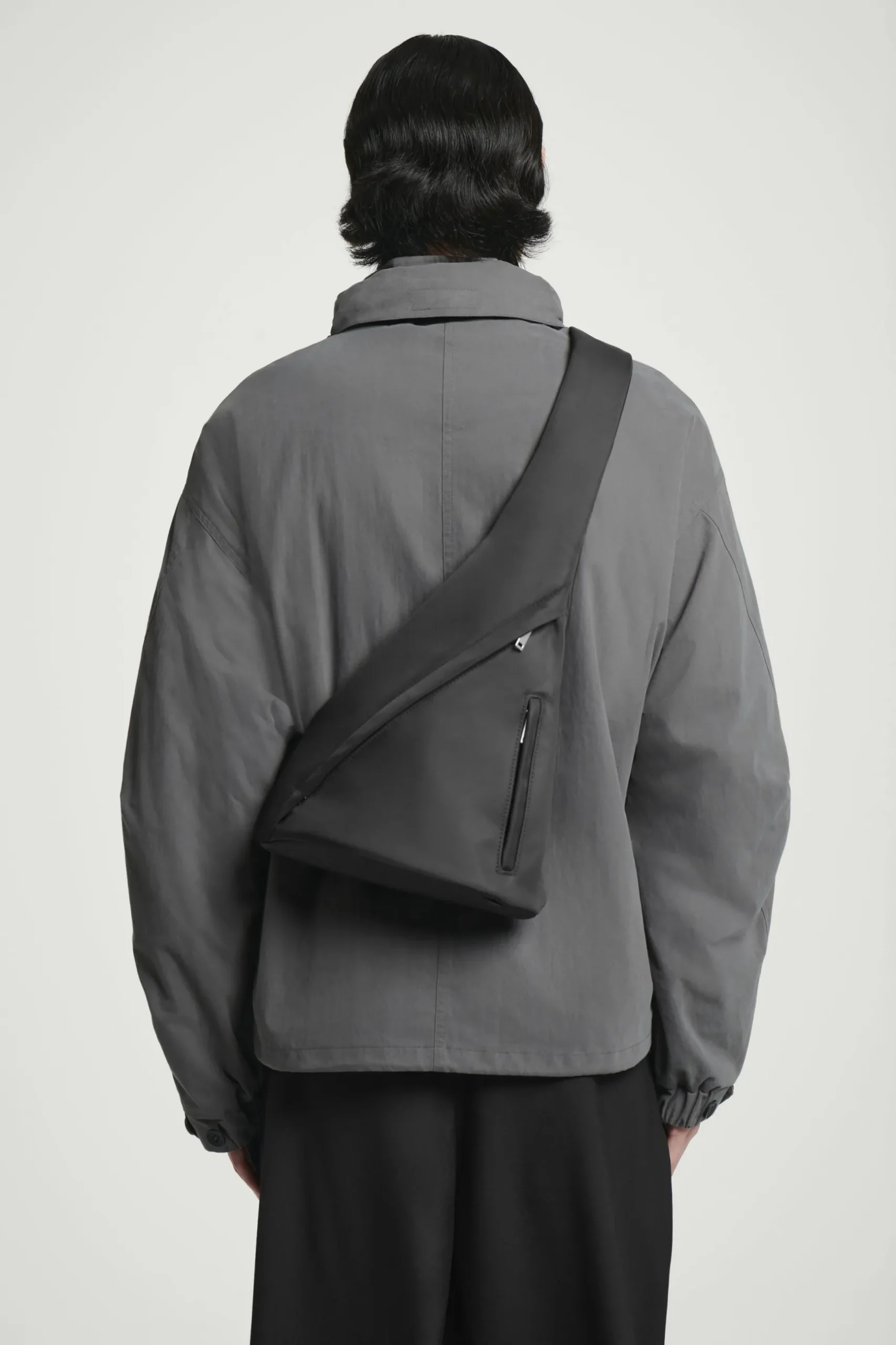 Online COS WODOODPORNA TORBA „SLING” TYPU CROSSBODY Z NYLONEM
