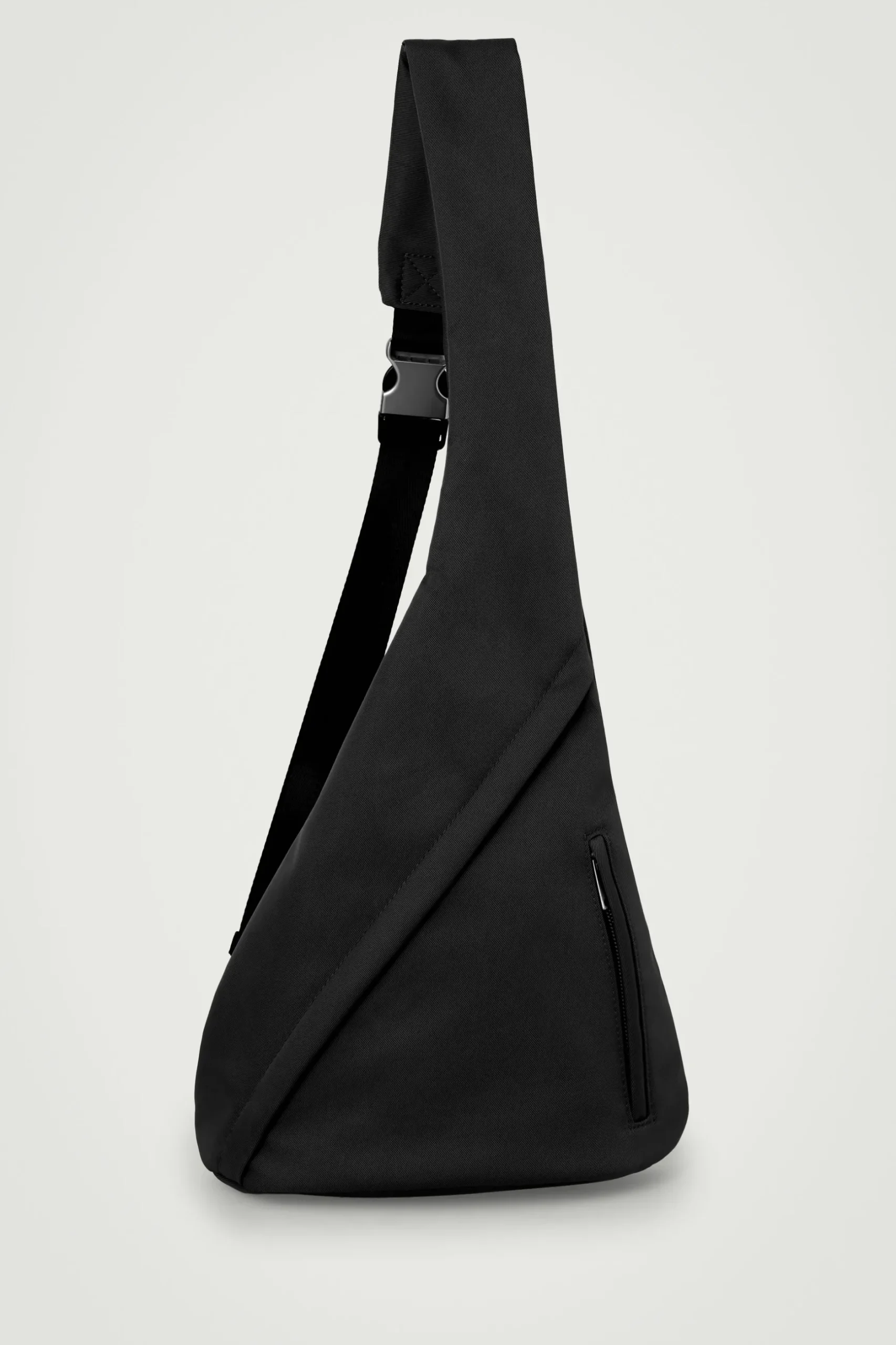 Online COS WODOODPORNA TORBA „SLING” TYPU CROSSBODY Z NYLONEM