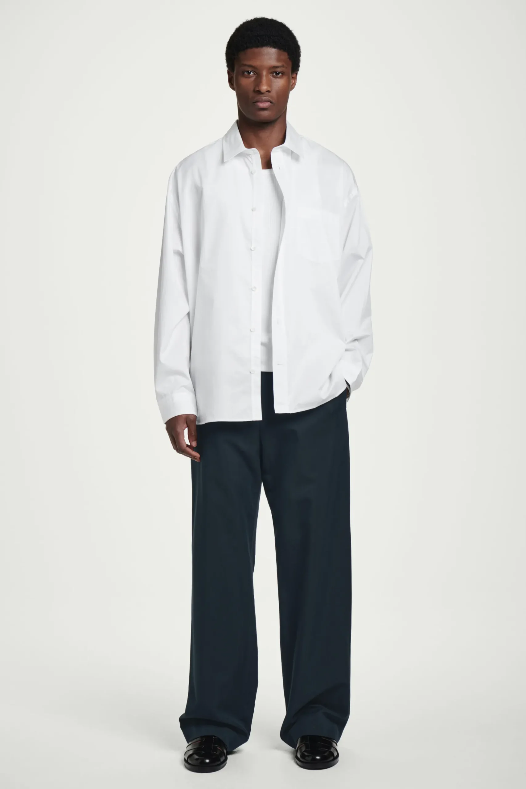 Hot COS BAWEŁNIANA KOSZULA OXFORD O KROJU OVERSIZE Biały