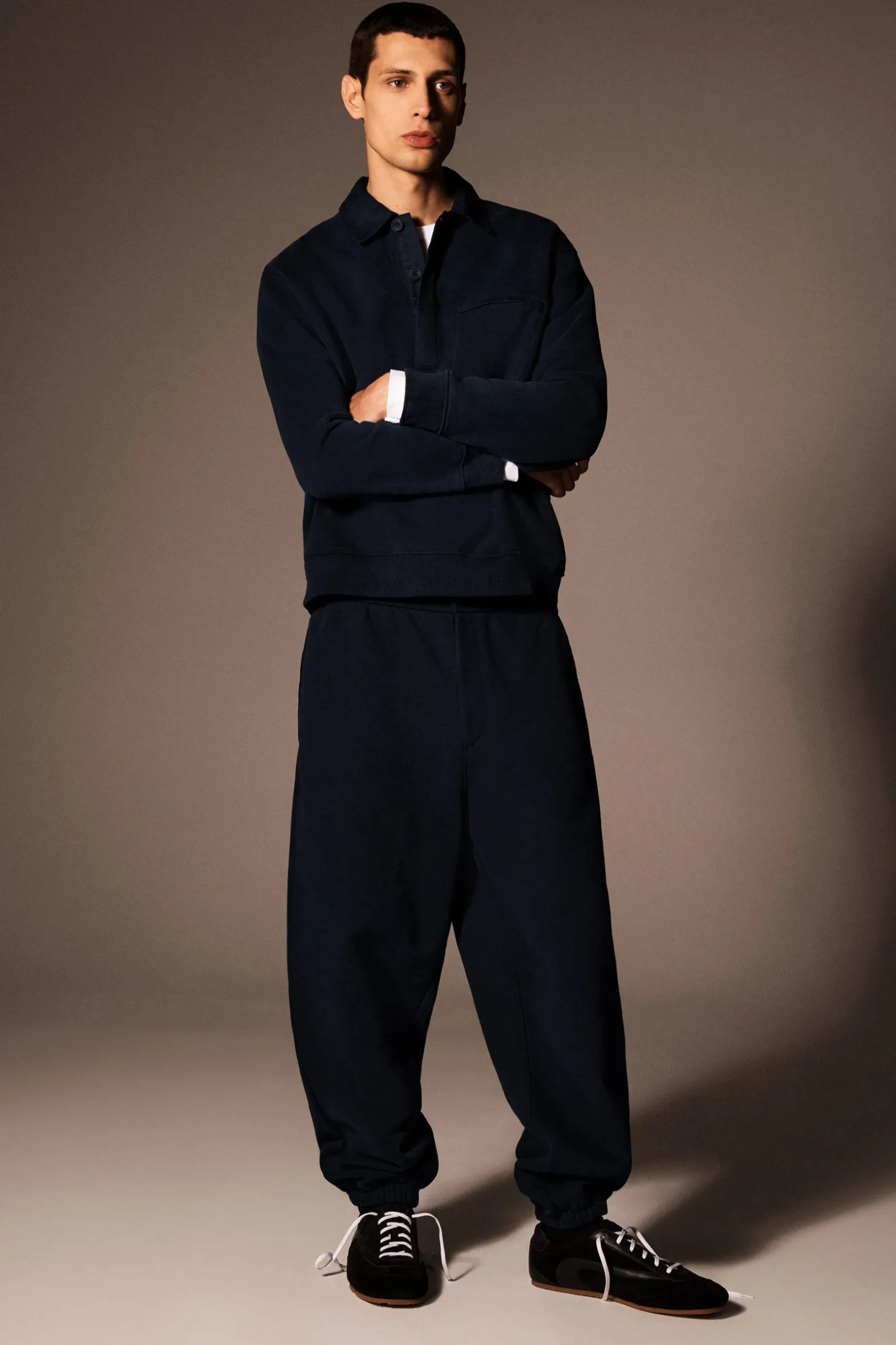 New COS BAWEŁNIANE SPODNIE DRESOWE TYPU JOGGER Granatowy