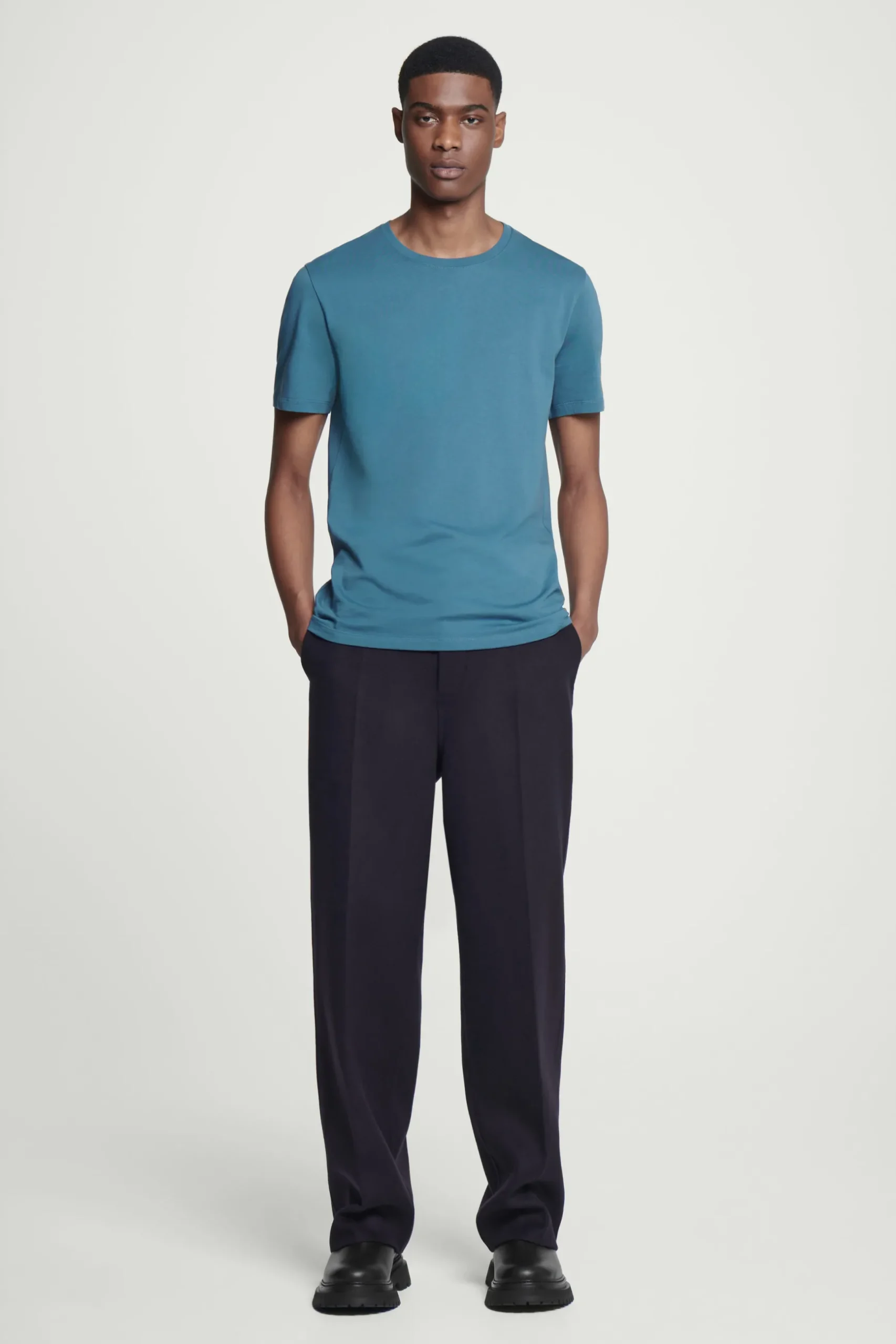 Discount COS BAWEŁNIANY T-SHIRT – REGULAR FIT Niebieski