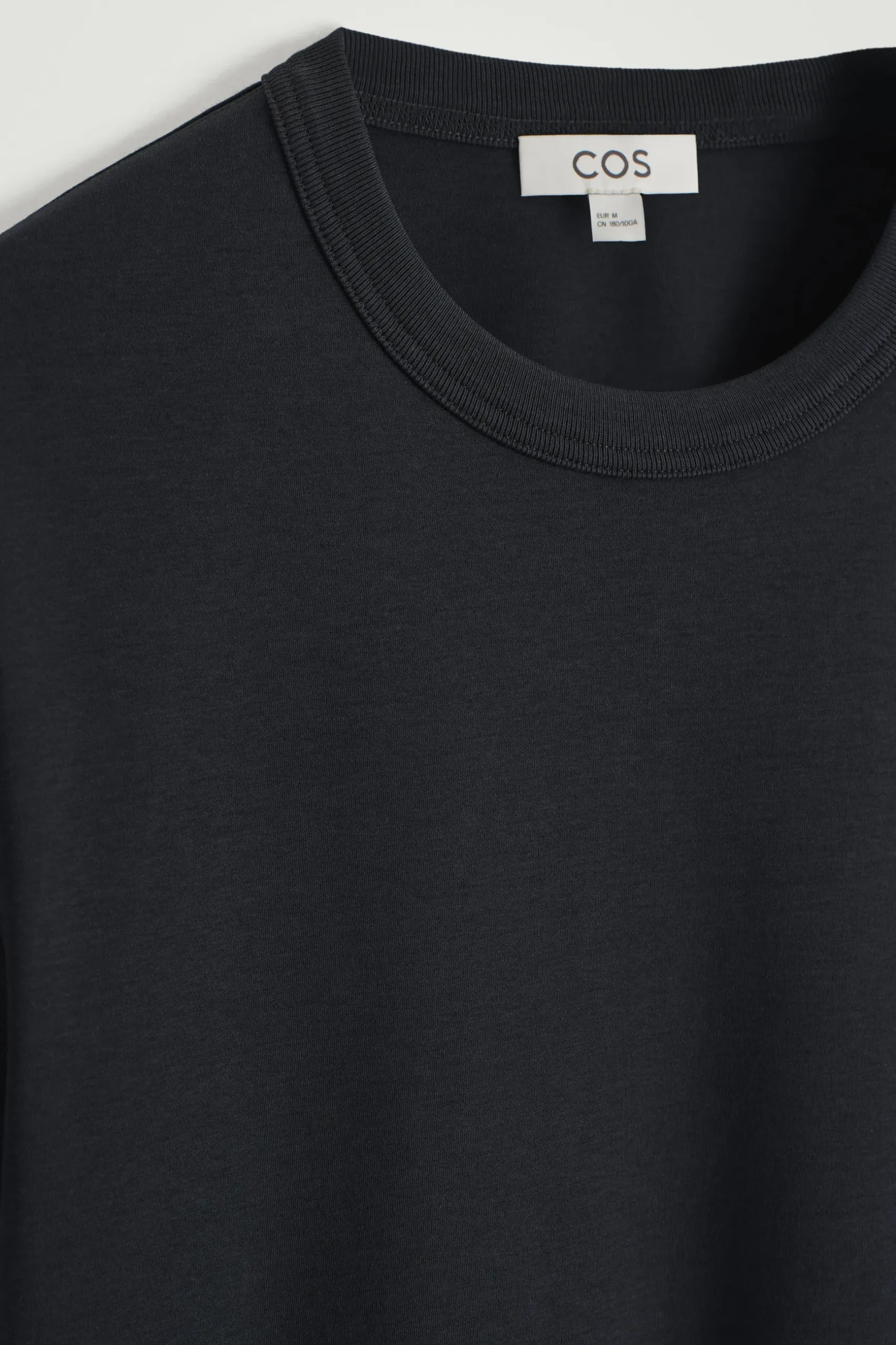 Sale COS BAWEŁNIANY T-SHIRT Z OKRĄGŁYM DEKOLTEM Granatowy