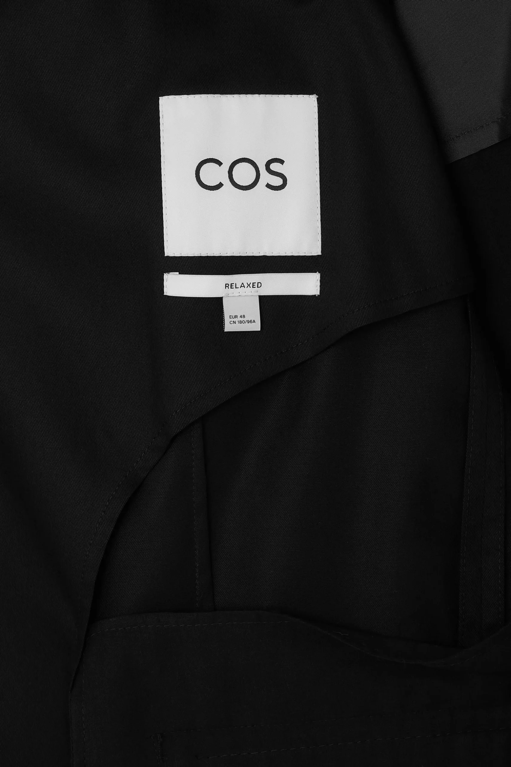 Sale COS DŁUGA JEDNORZĘDOWA MARYNARKA – RELAXED FIT Czarny