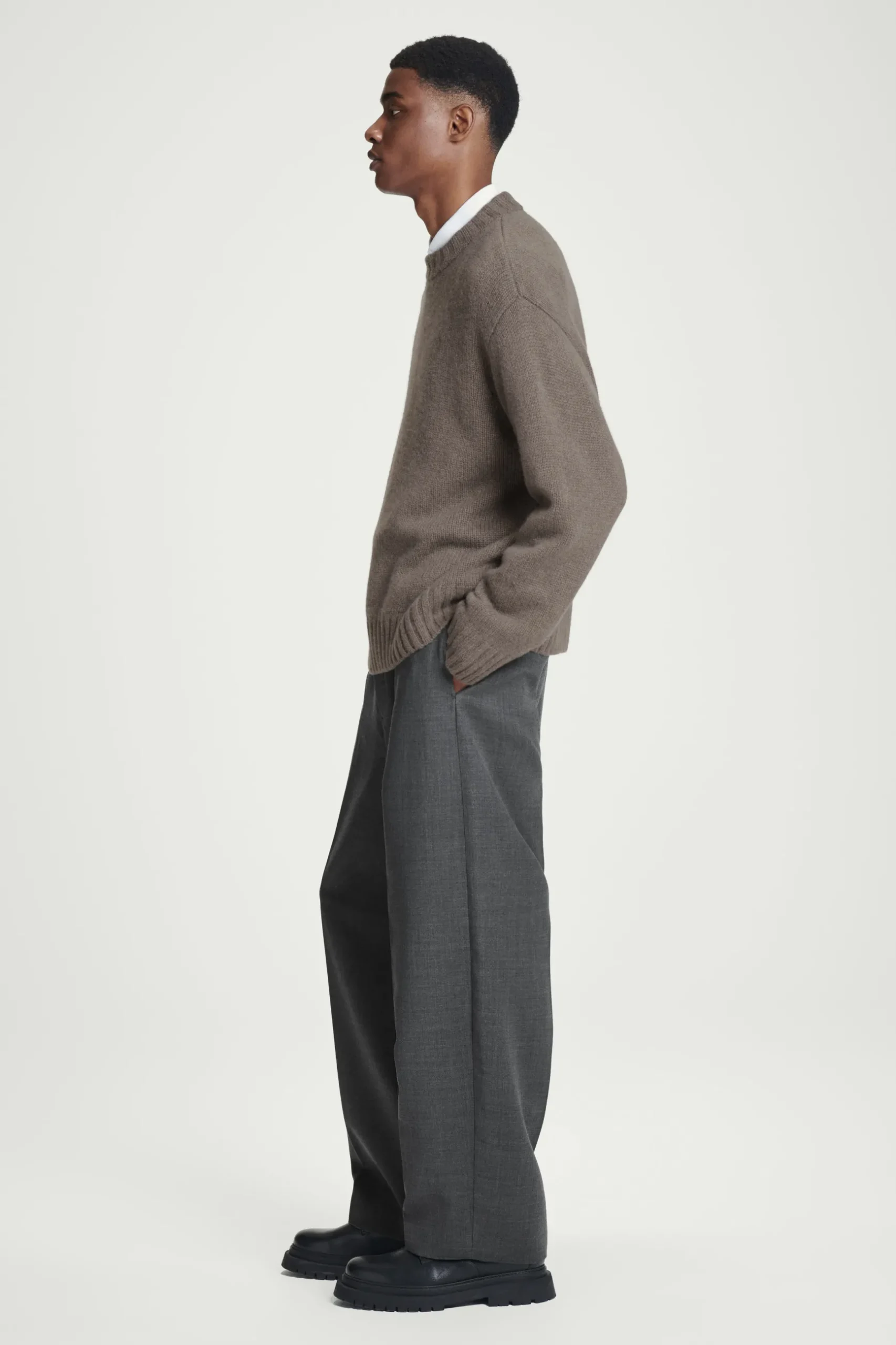 Sale COS GRUBY SWETER Z CZYSTEGO KASZMIRU Beżowy