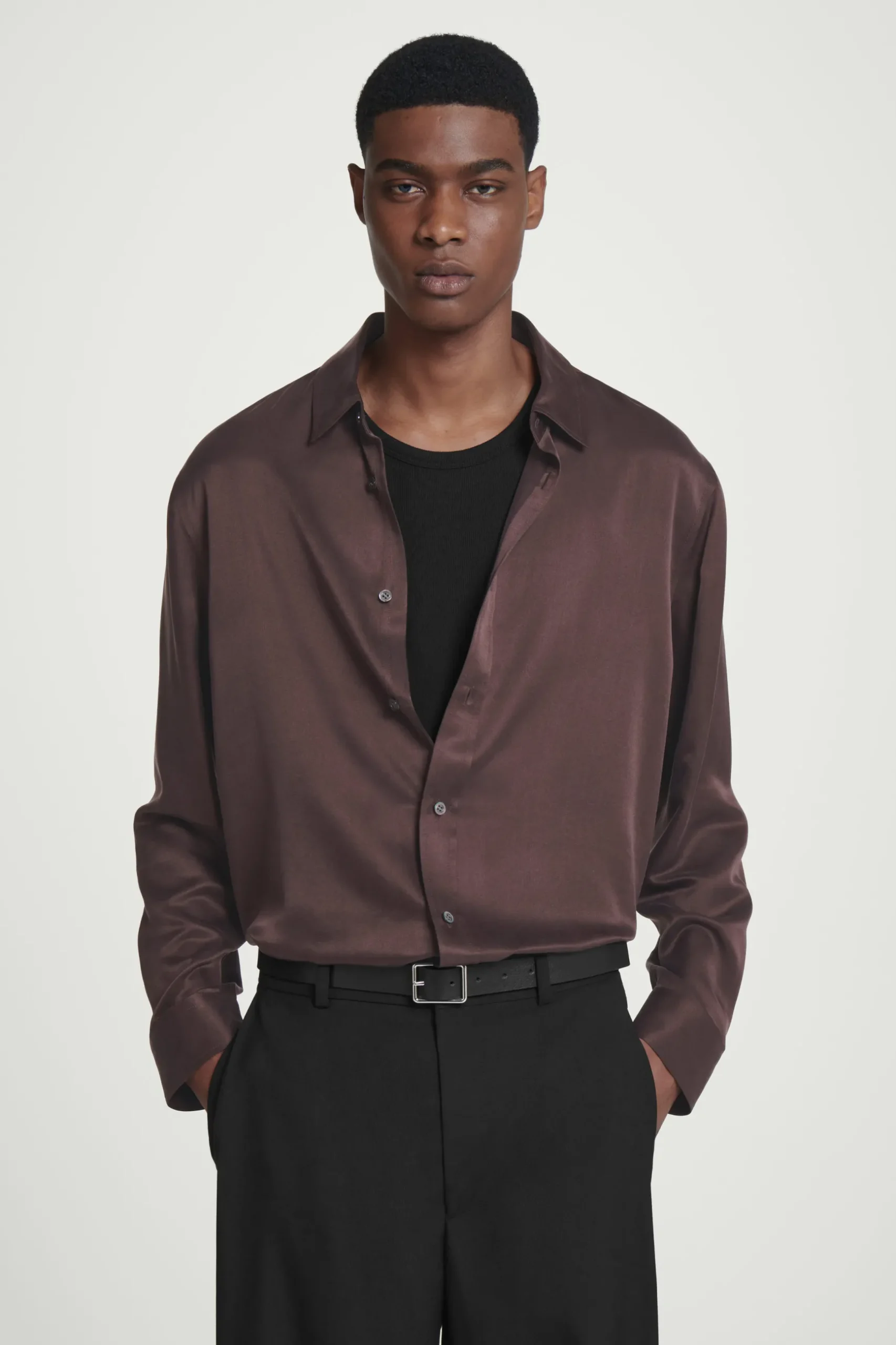 New COS JEDWABNA KOSZULA – RELAXED FIT Brązowy