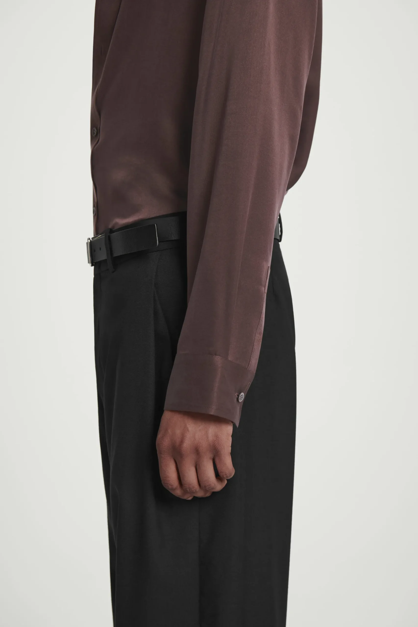New COS JEDWABNA KOSZULA – RELAXED FIT Brązowy