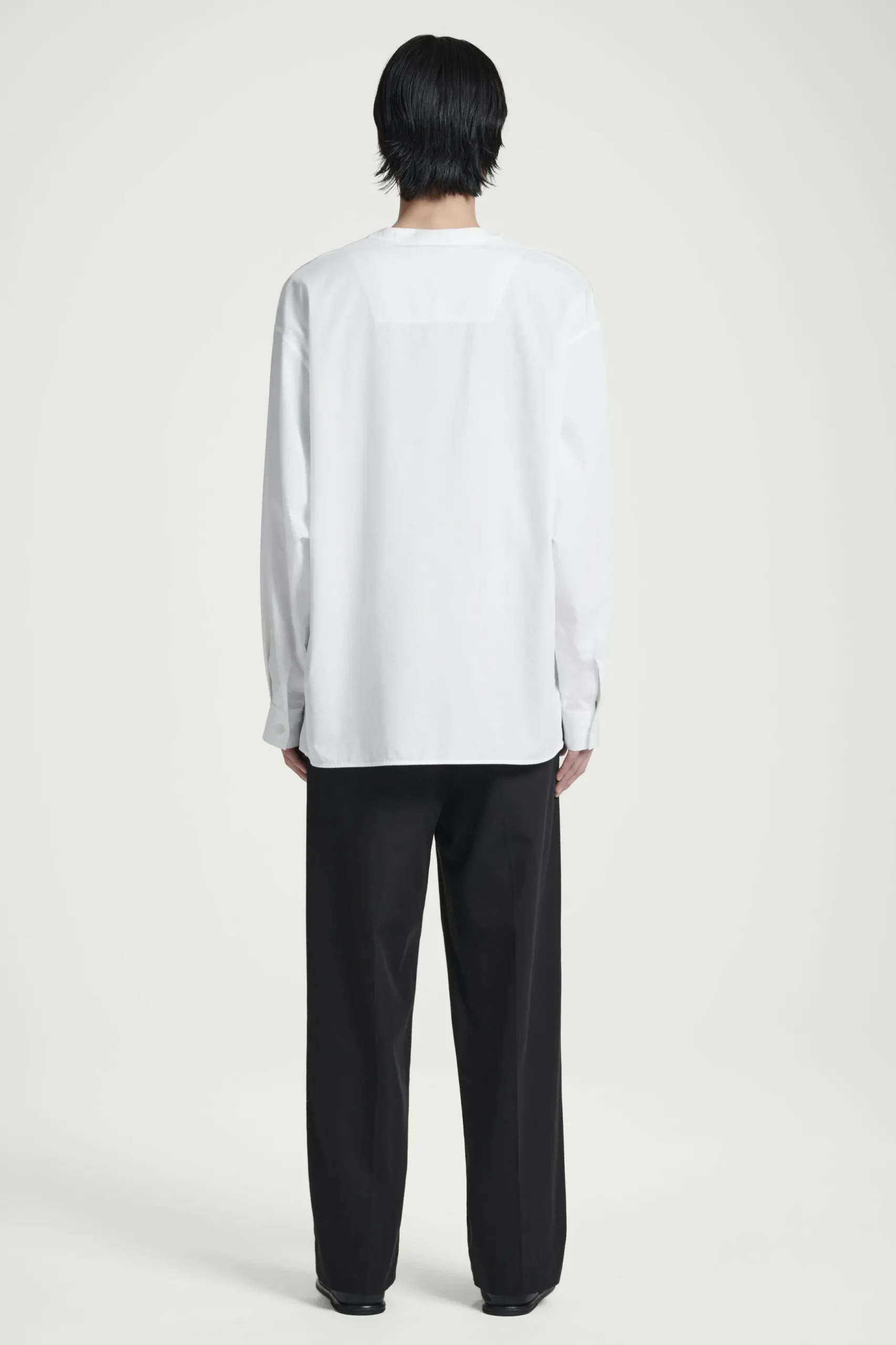 Fashion COS KOKONOWA BAWEŁNIANA KOSZULA – OVERSIZED FIT Biały