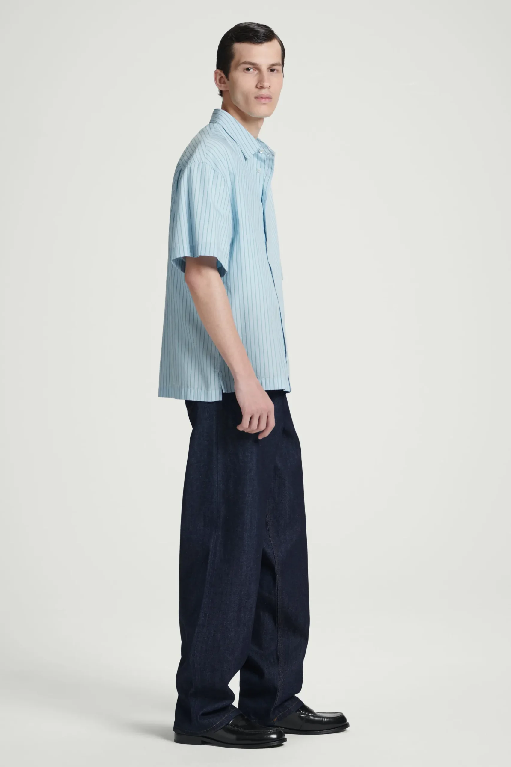 New COS KOSZULA W PASKI Z KRÓTKIM RĘKAWEM – RELAXED FIT